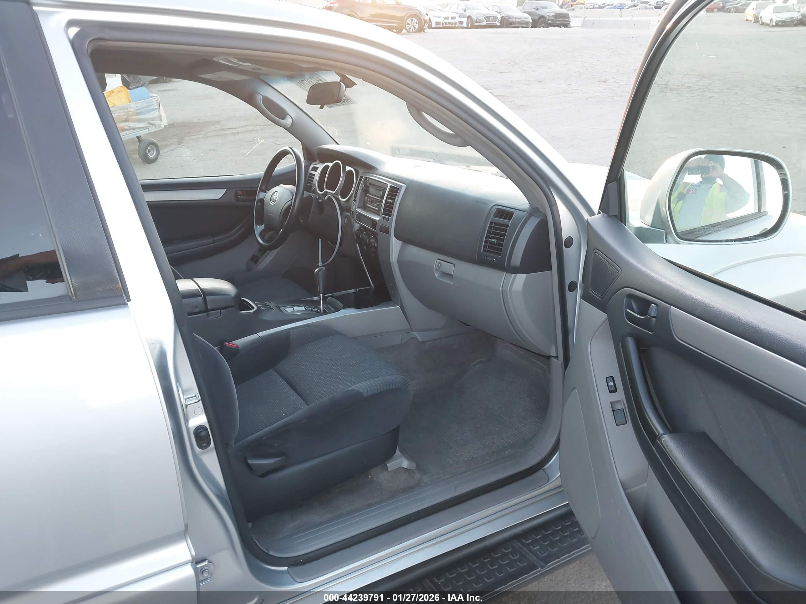 TOYOTA 4RUNNER image 5