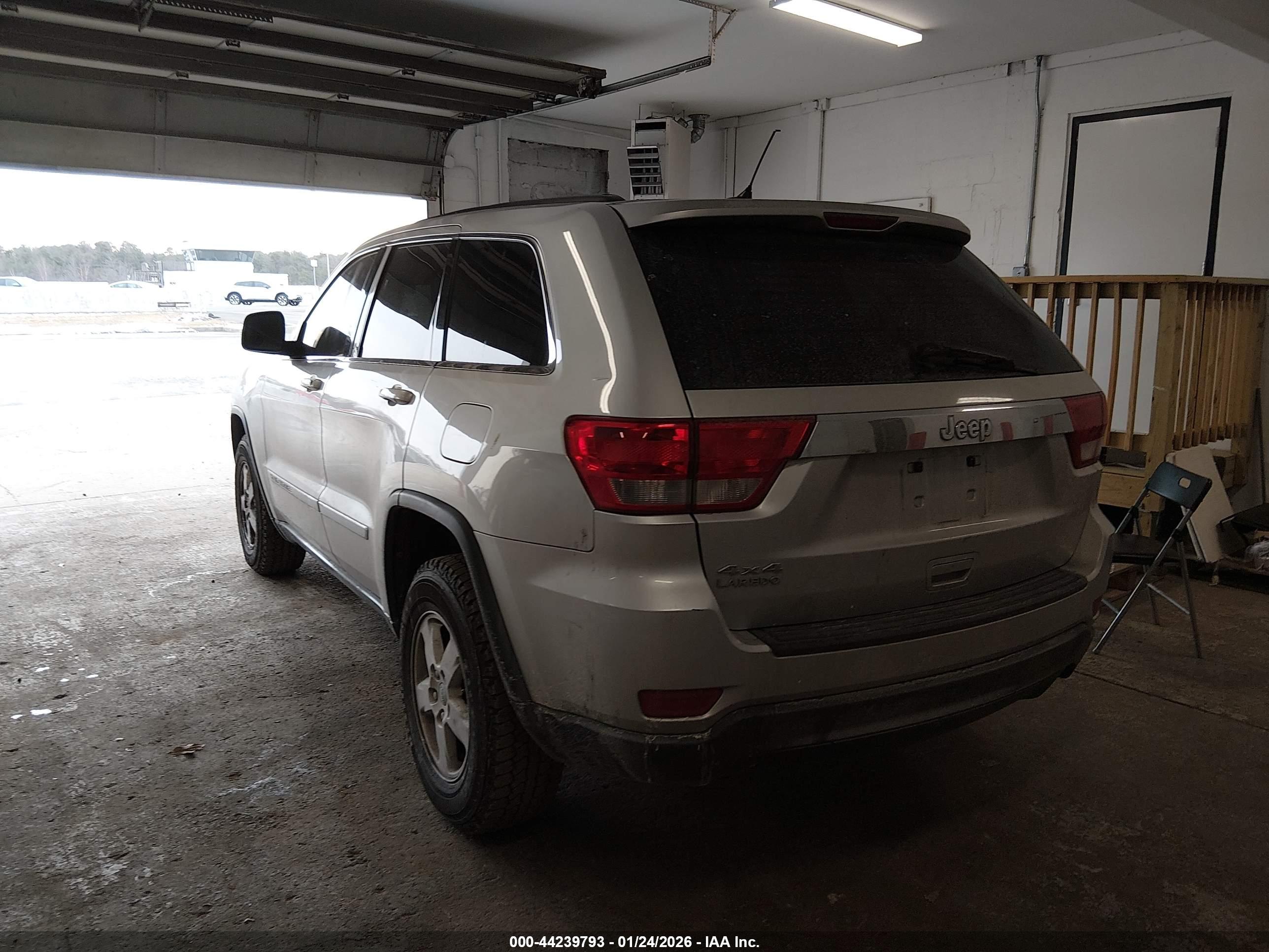 JEEP GRAND image 3