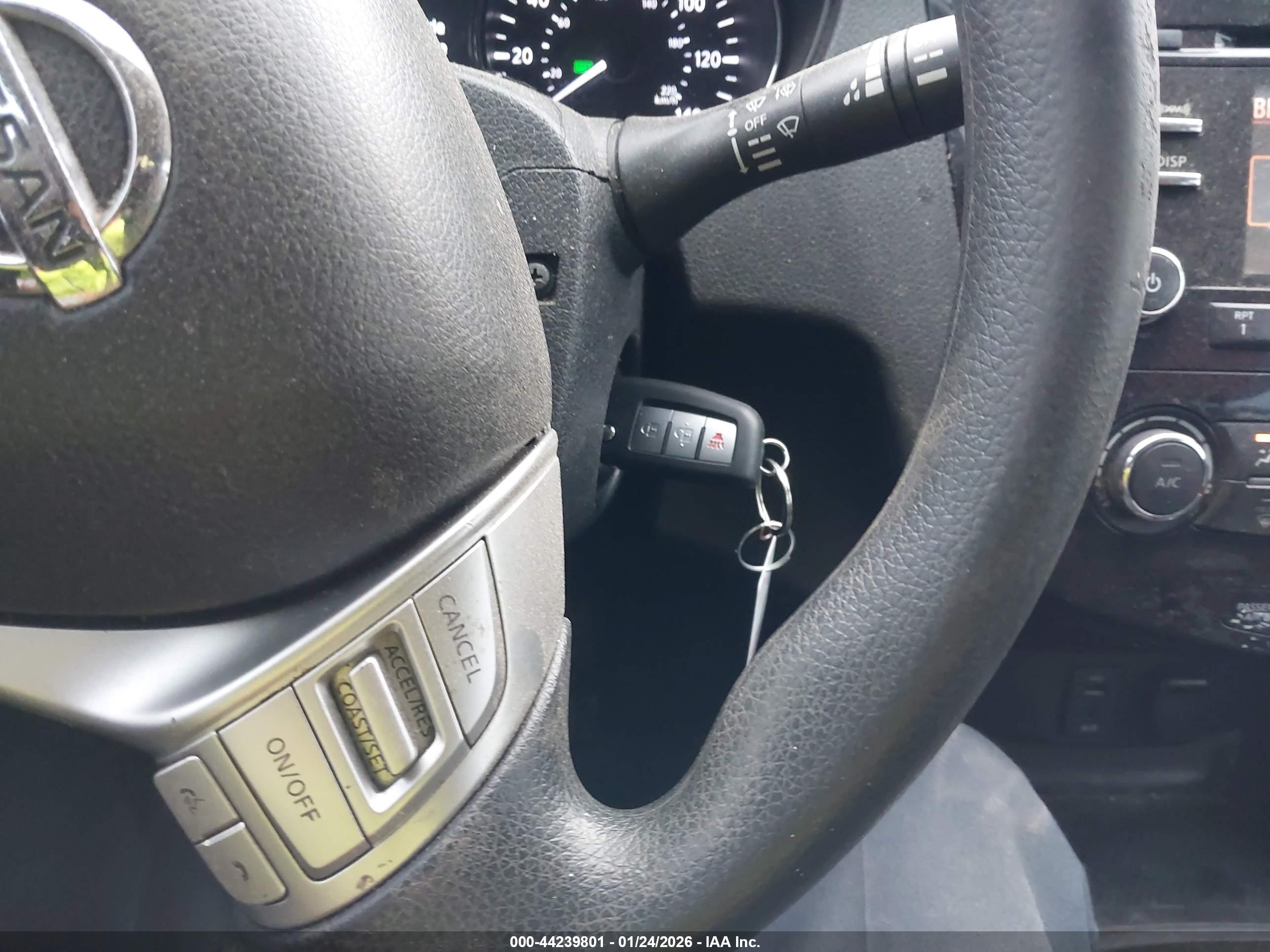 NISSAN ROGUE image 11