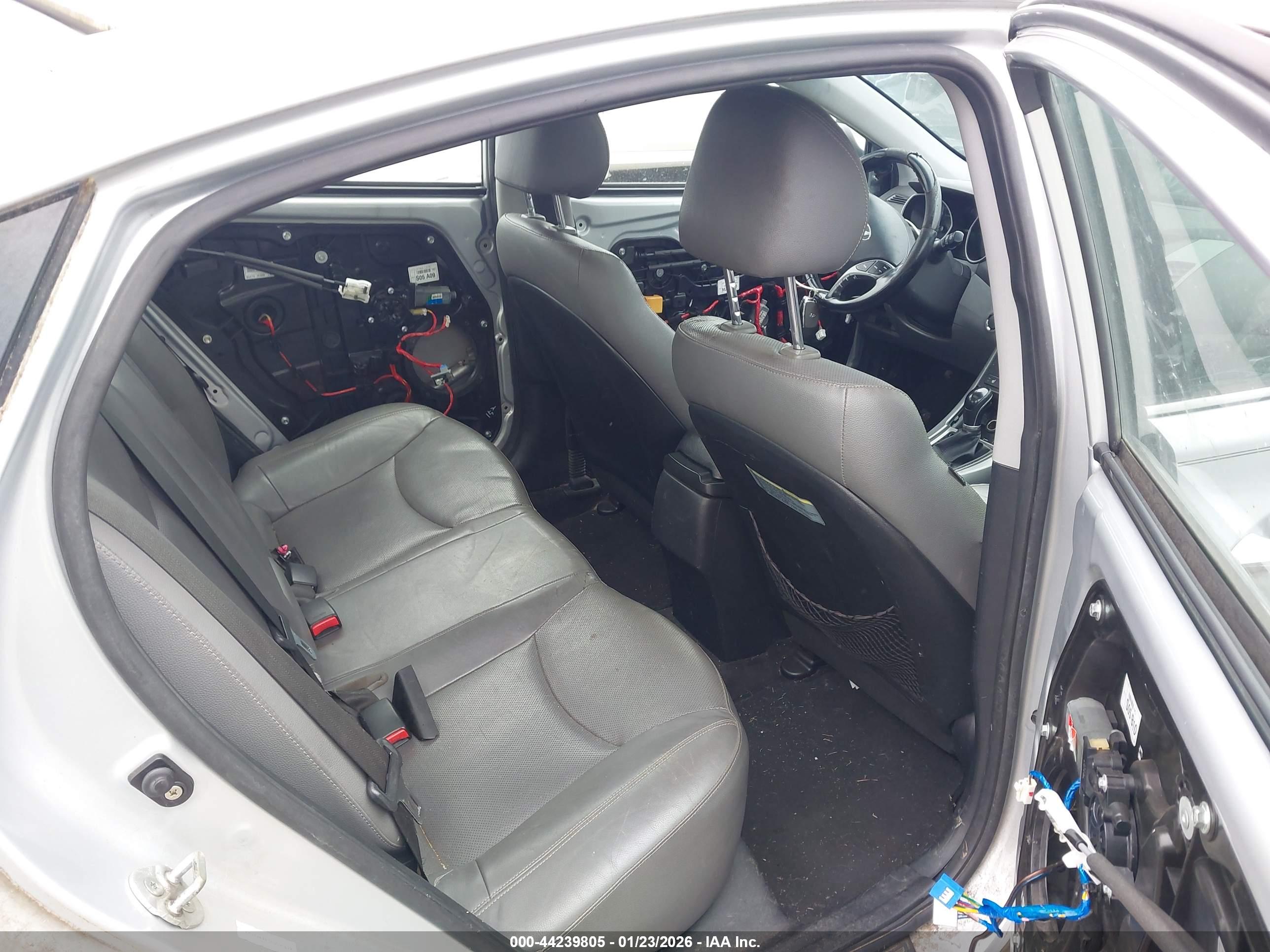 HYUNDAI ELANTRA image 8