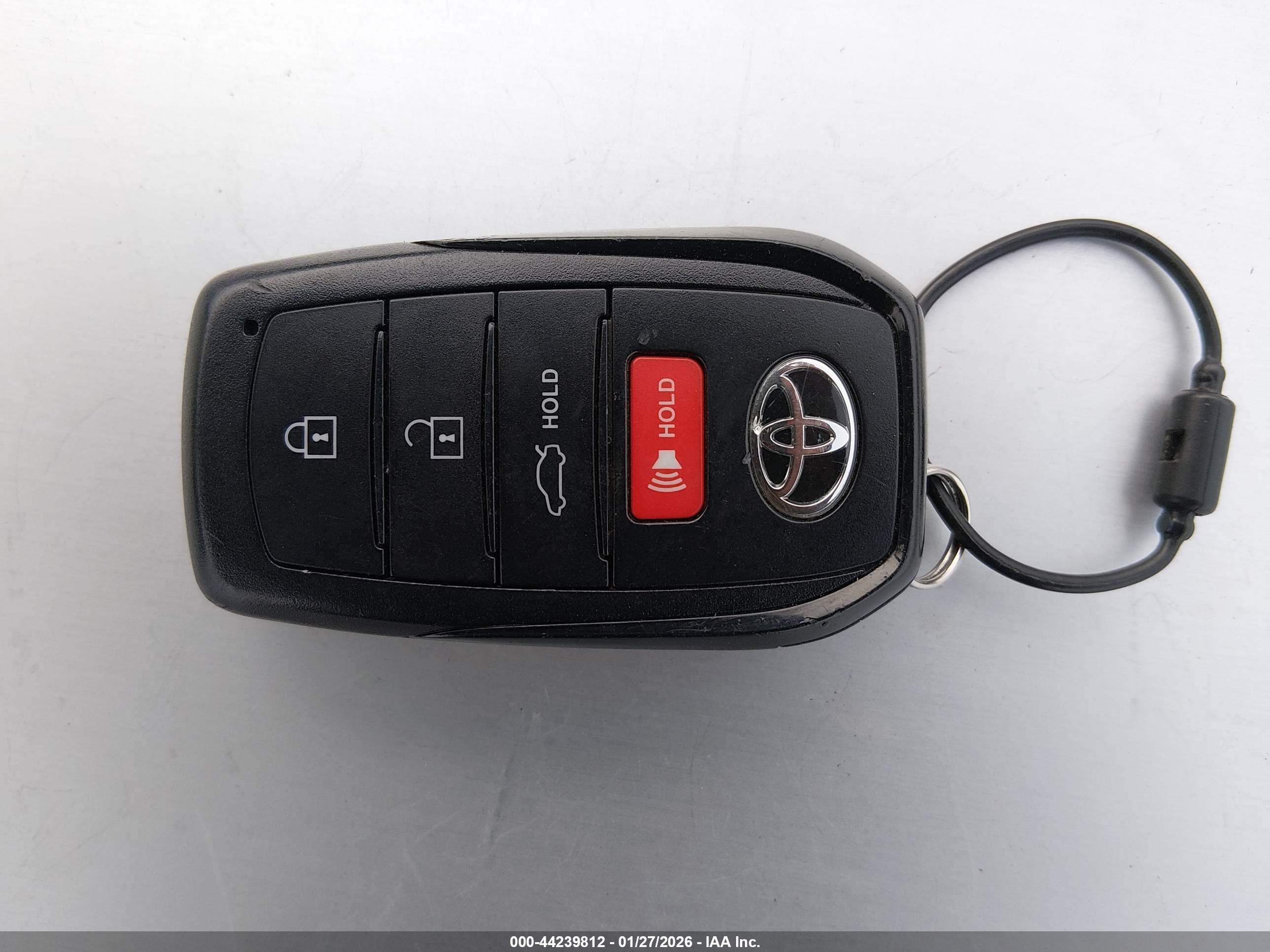 TOYOTA CAMRY image 11