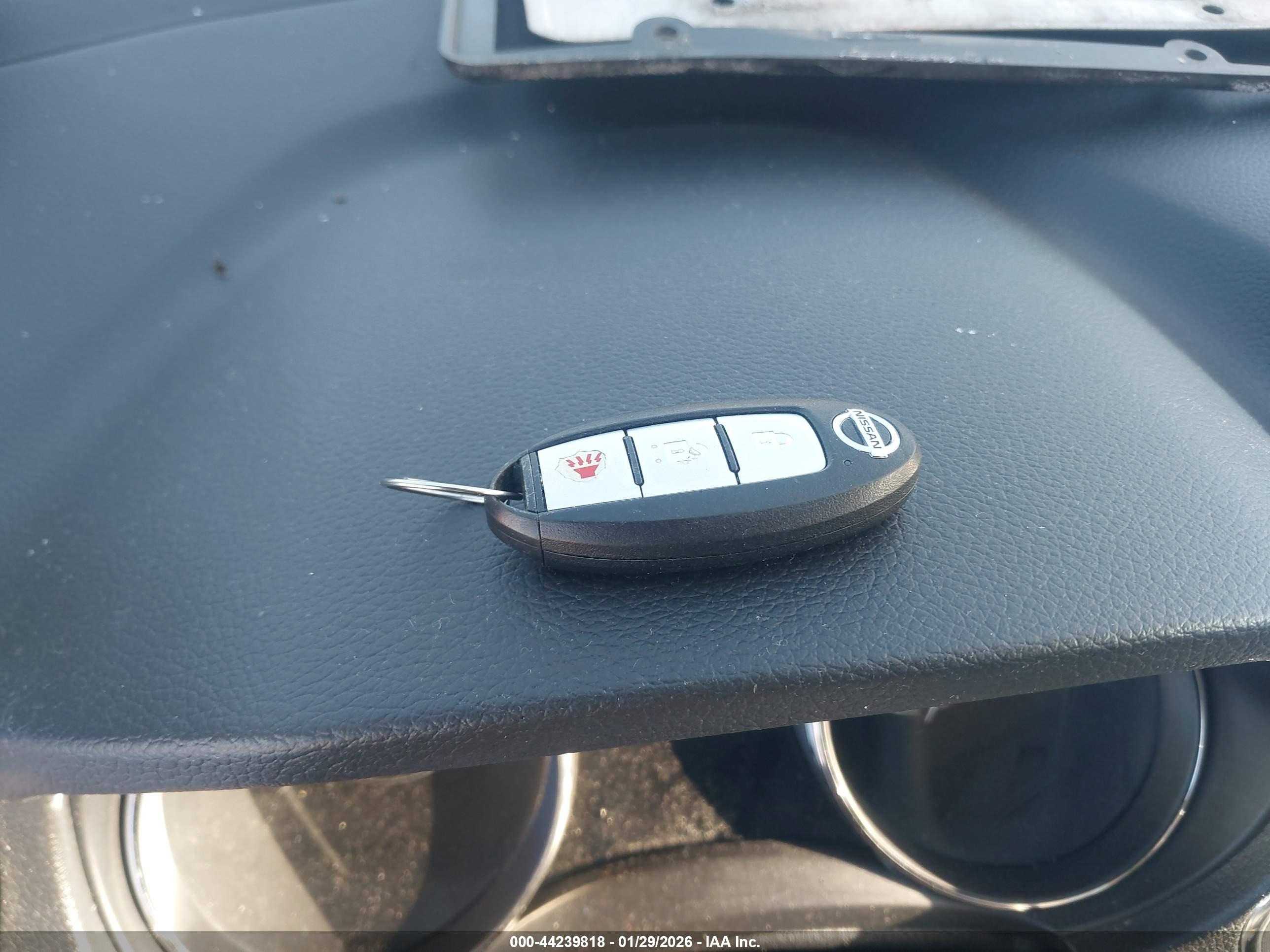 NISSAN ROGUE image 11