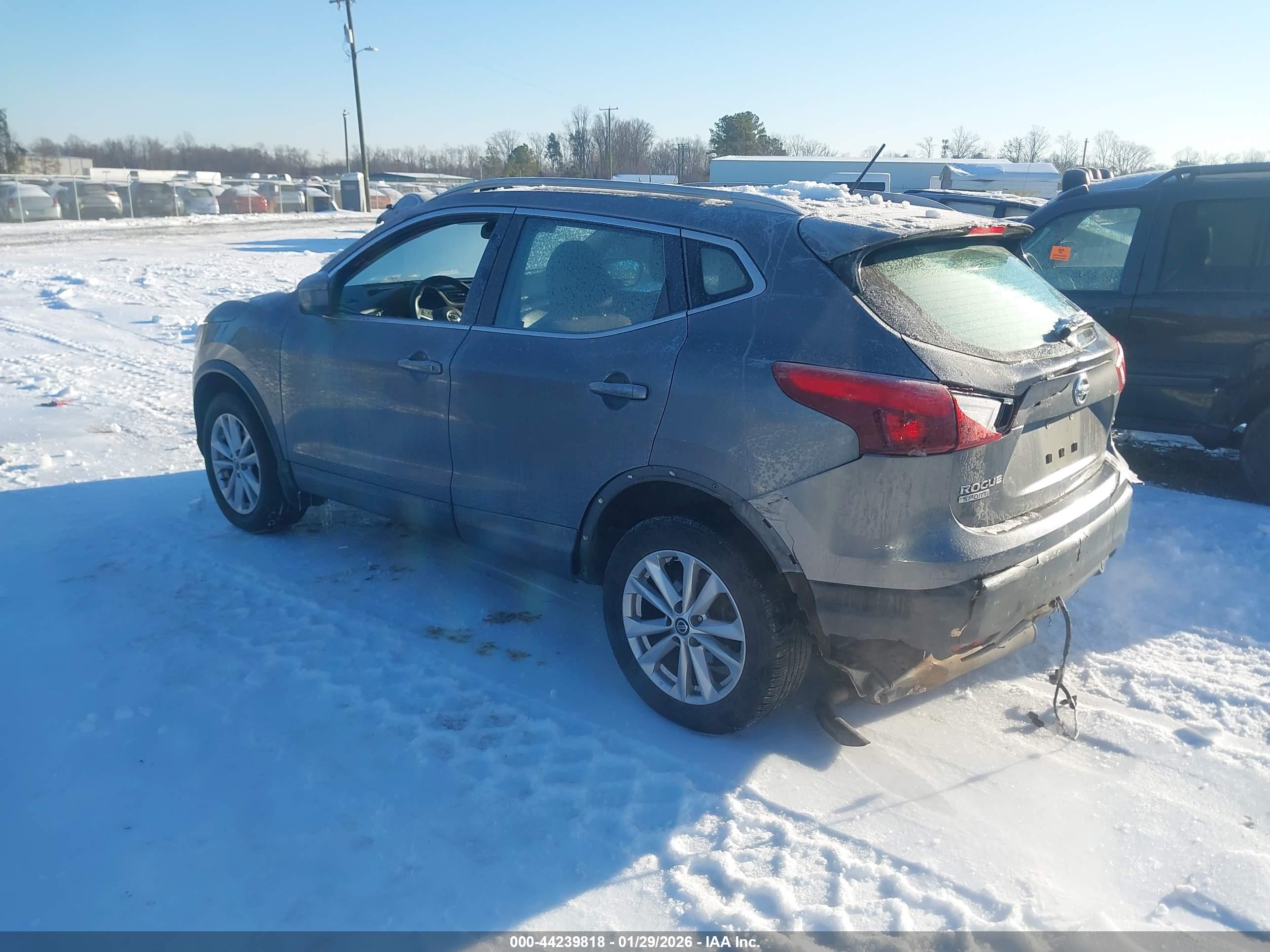NISSAN ROGUE image 3