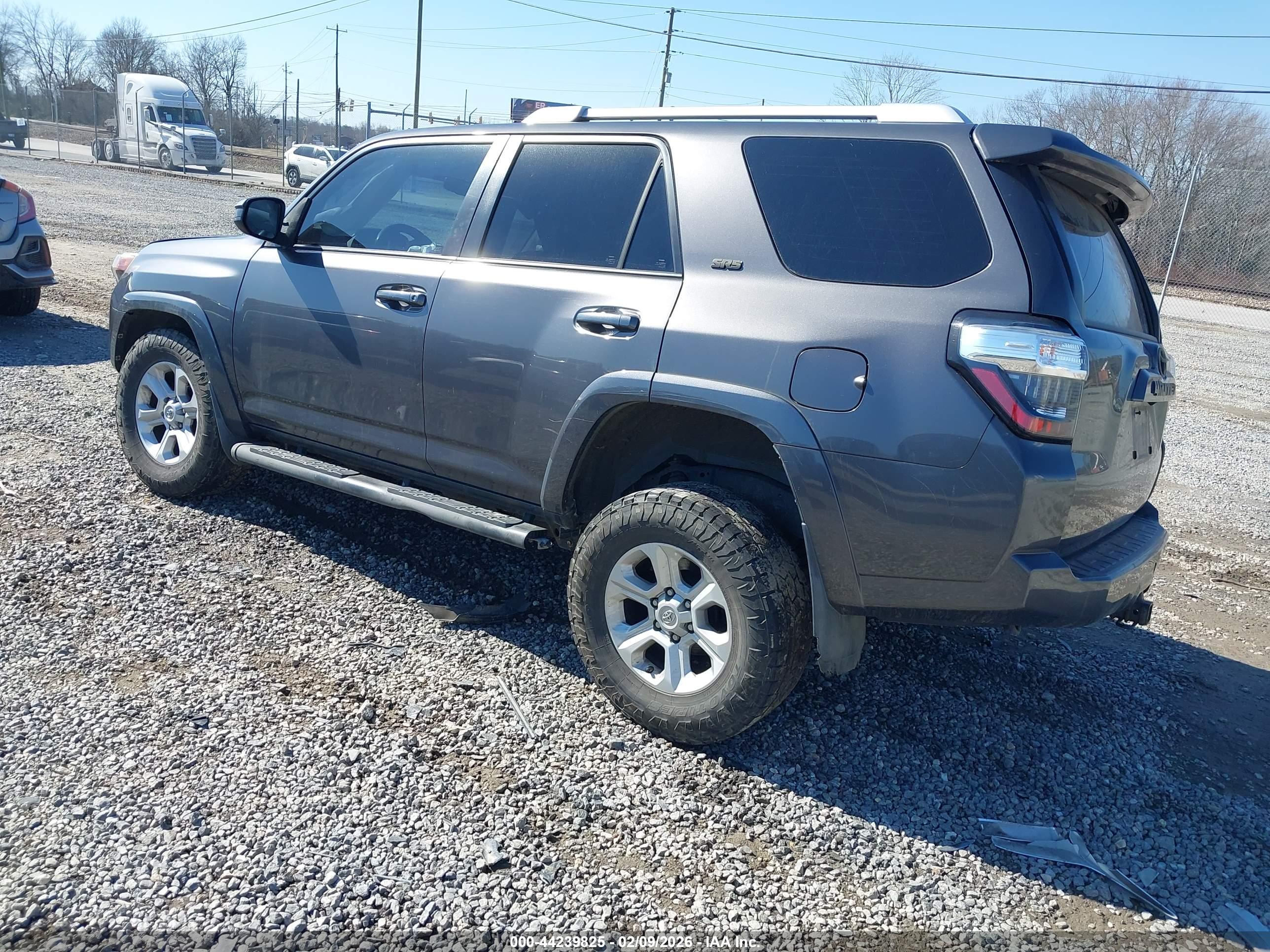 TOYOTA 4RUNNER image 3