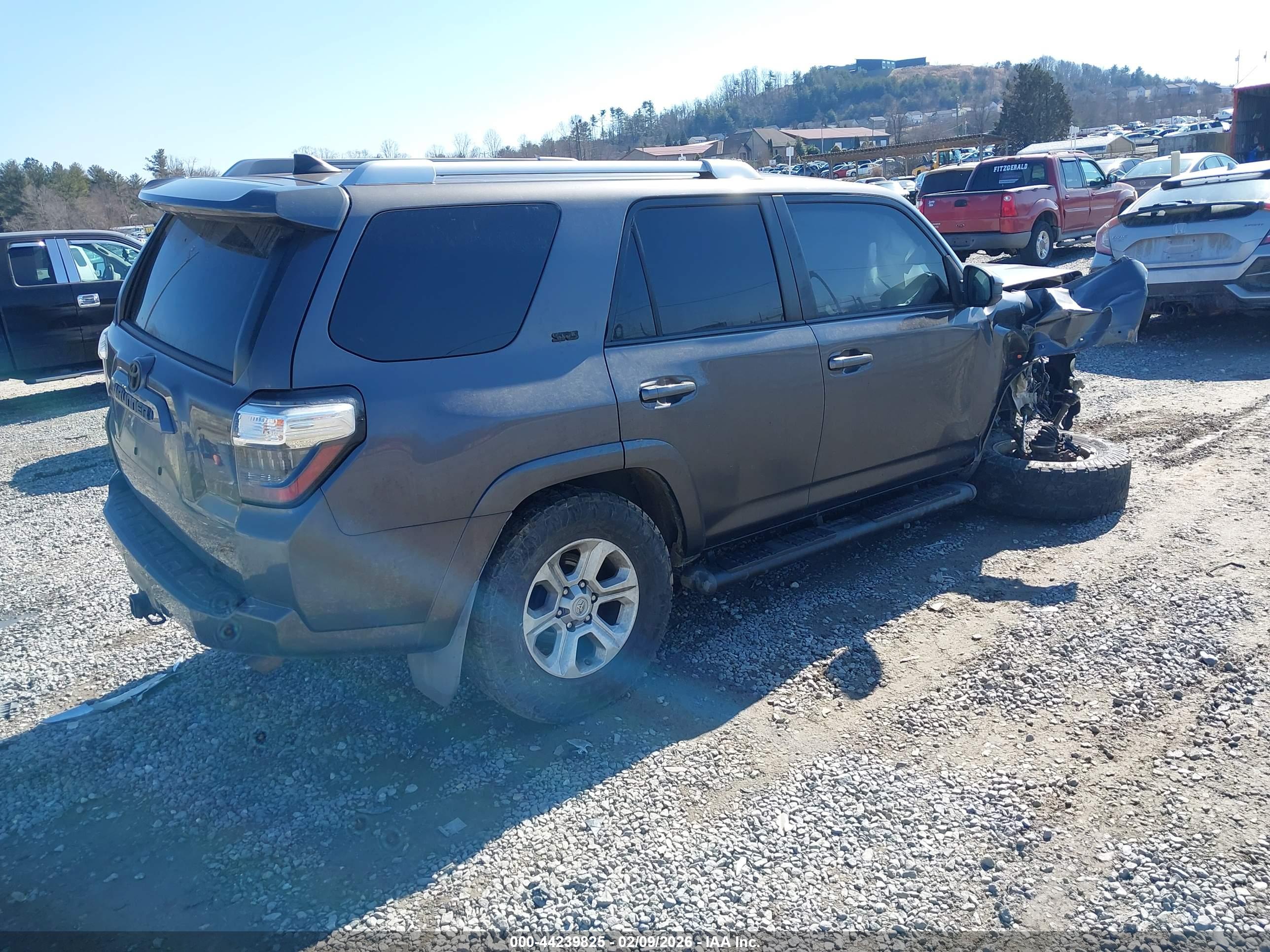 TOYOTA 4RUNNER image 4
