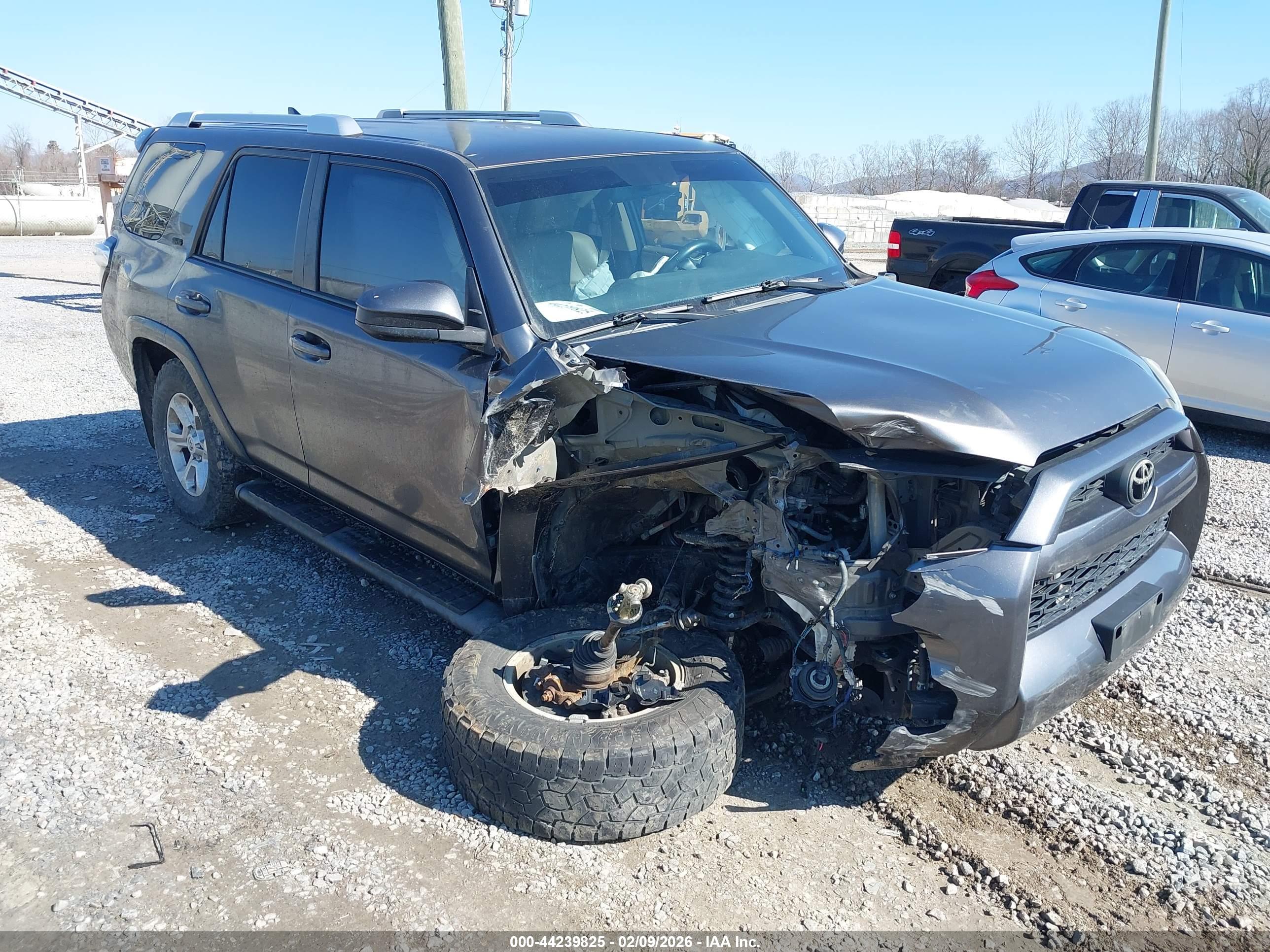 TOYOTA 4RUNNER image 6