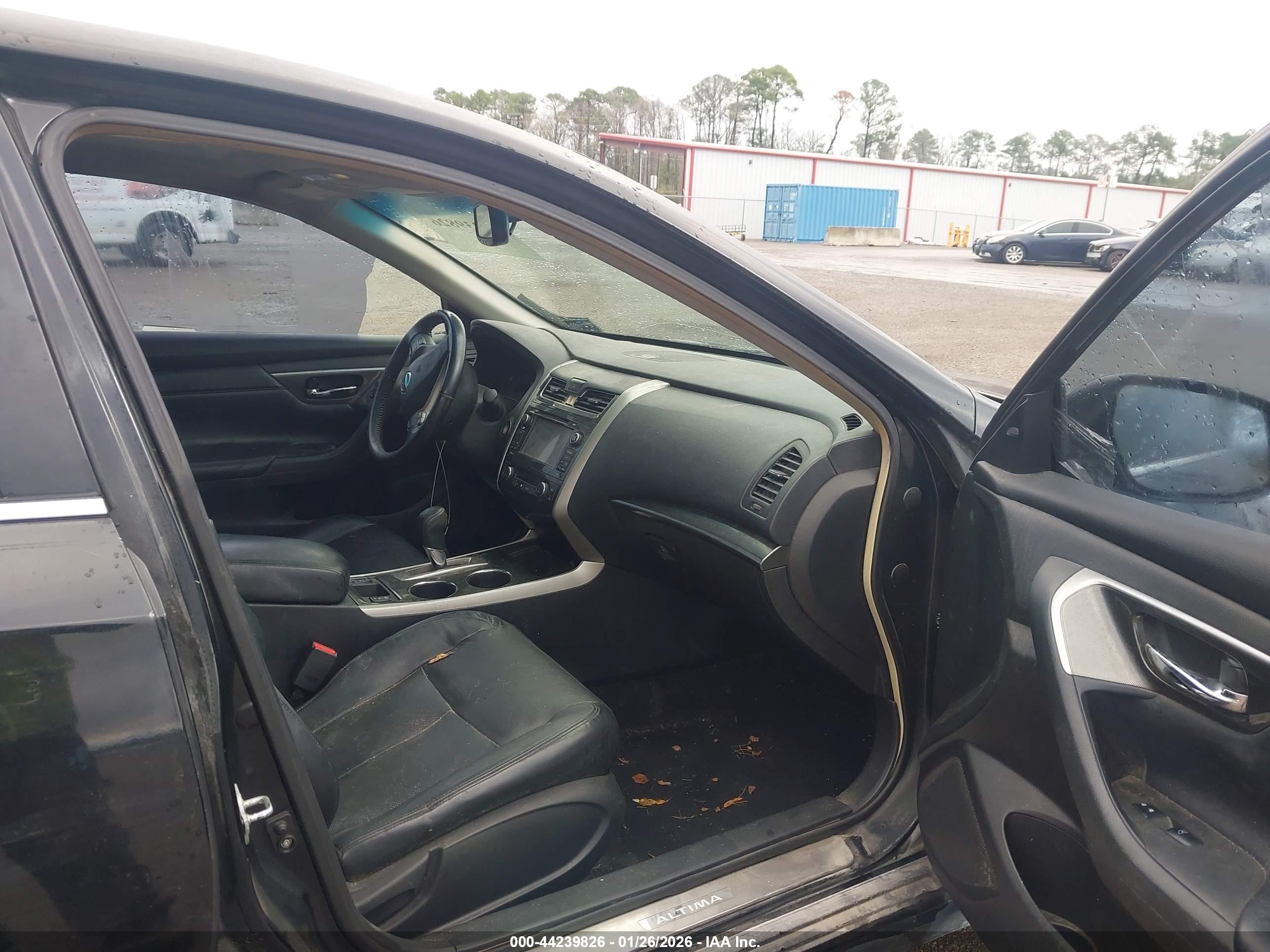 NISSAN ALTIMA image 5
