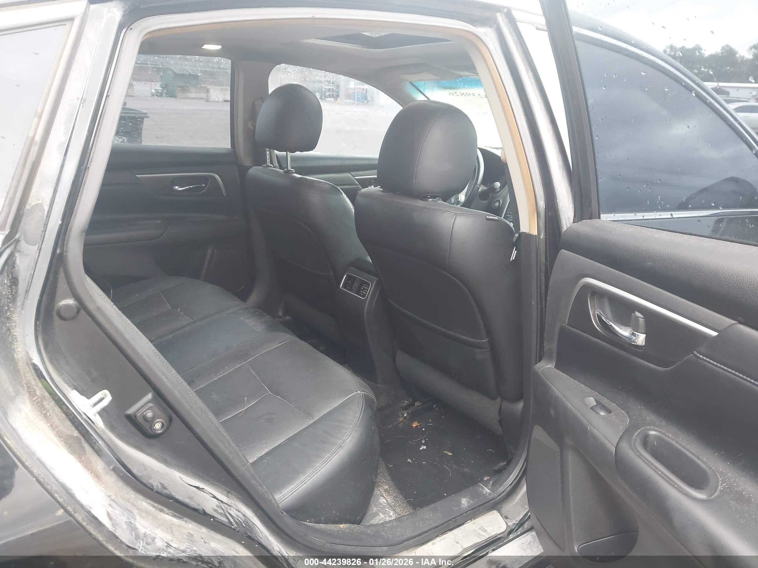 NISSAN ALTIMA image 8