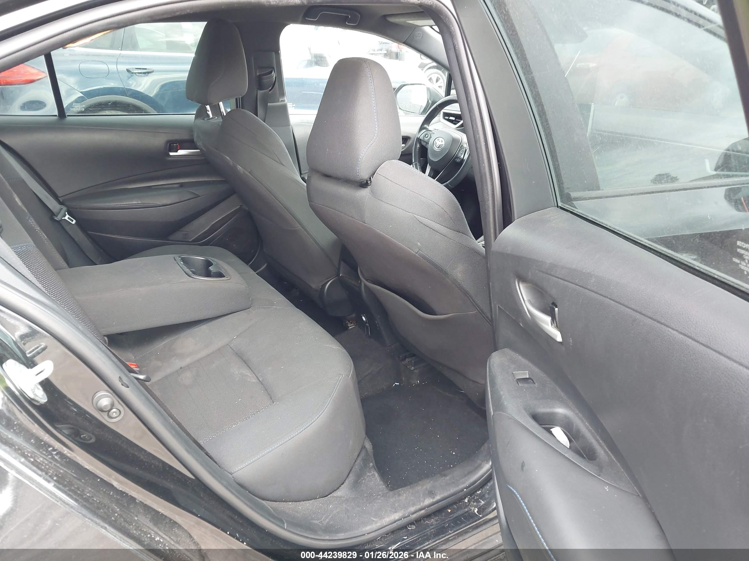 TOYOTA COROLLA image 8