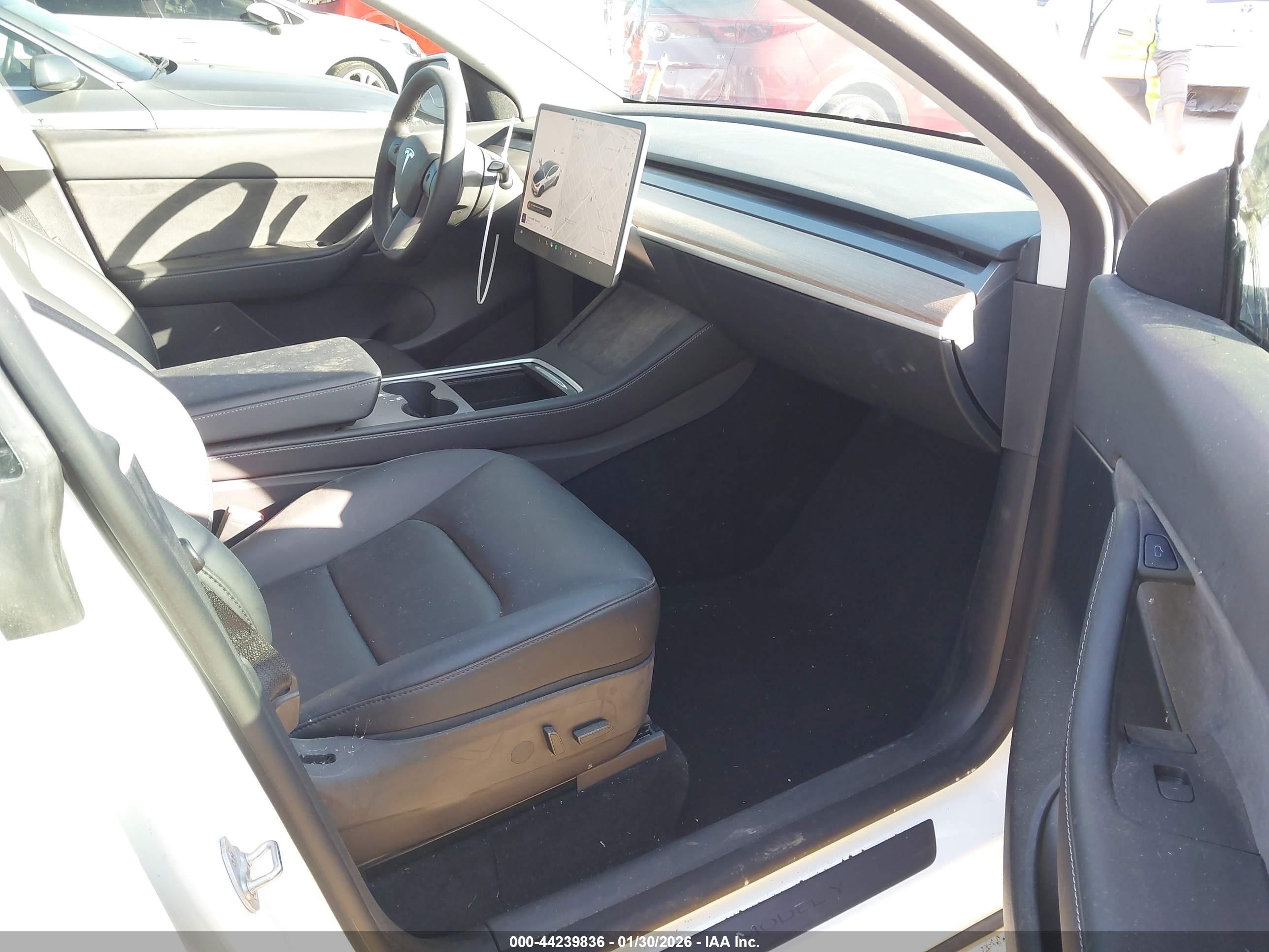 TESLA MODEL image 5