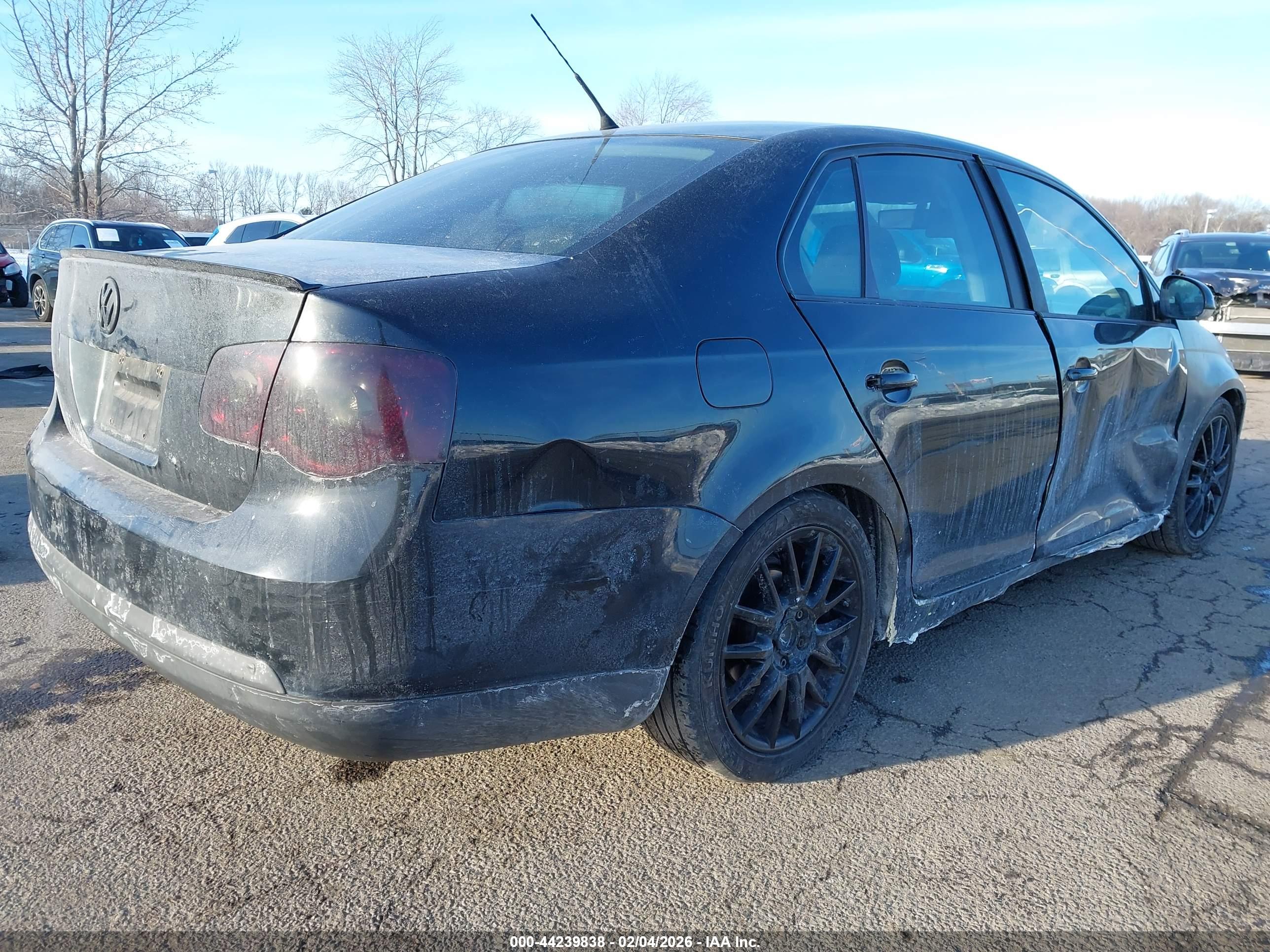 VOLKSWAGEN JETTA image 4