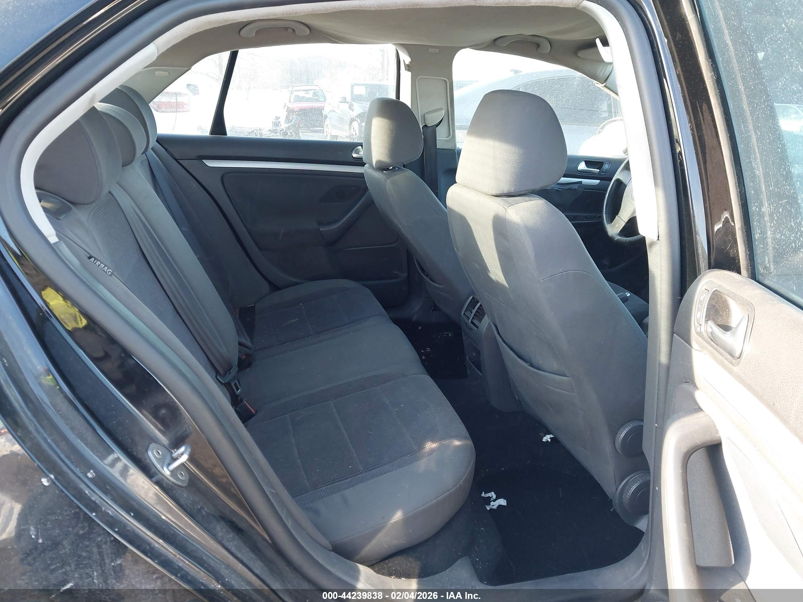 VOLKSWAGEN JETTA image 8
