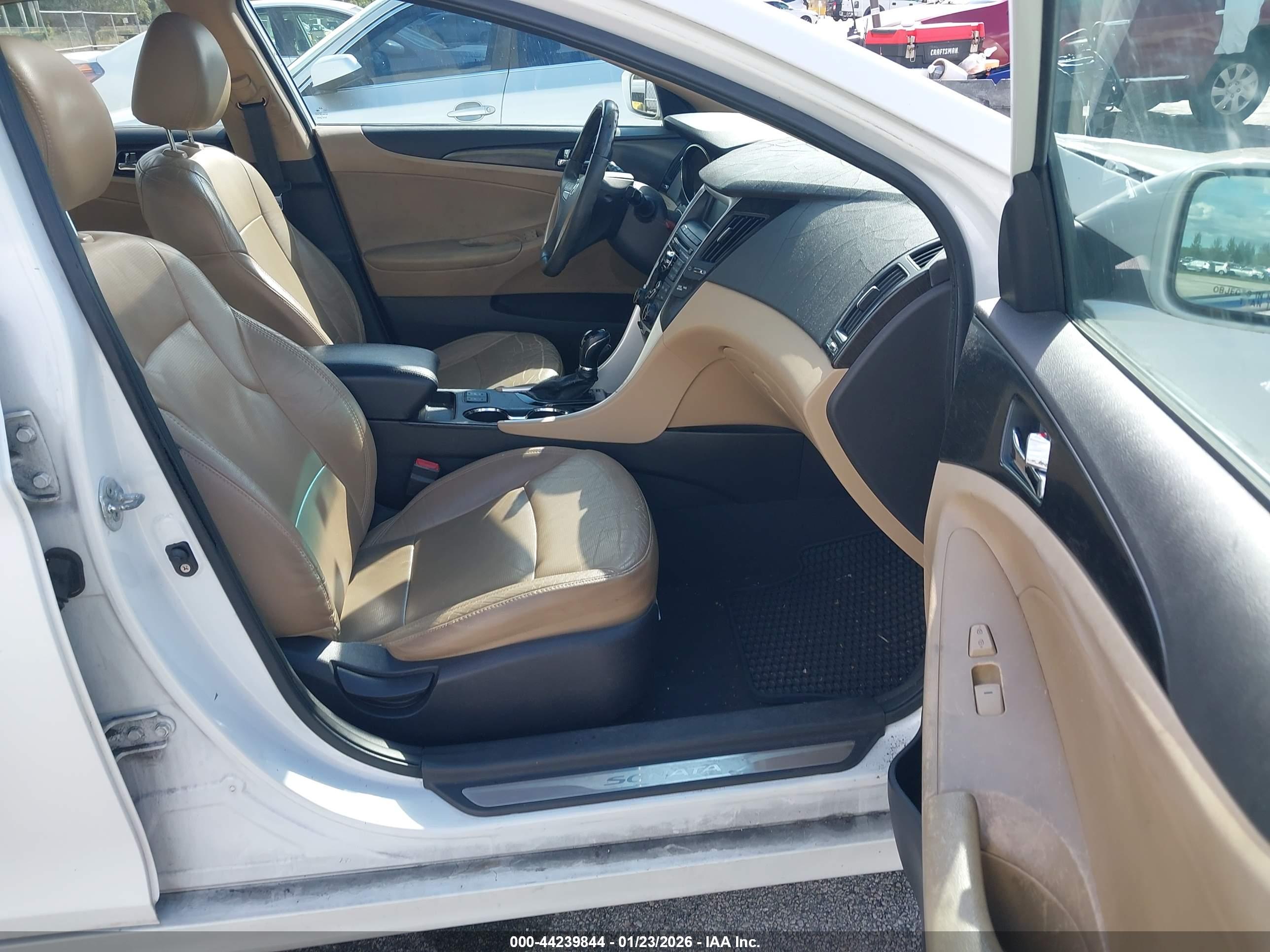 HYUNDAI SONATA image 5