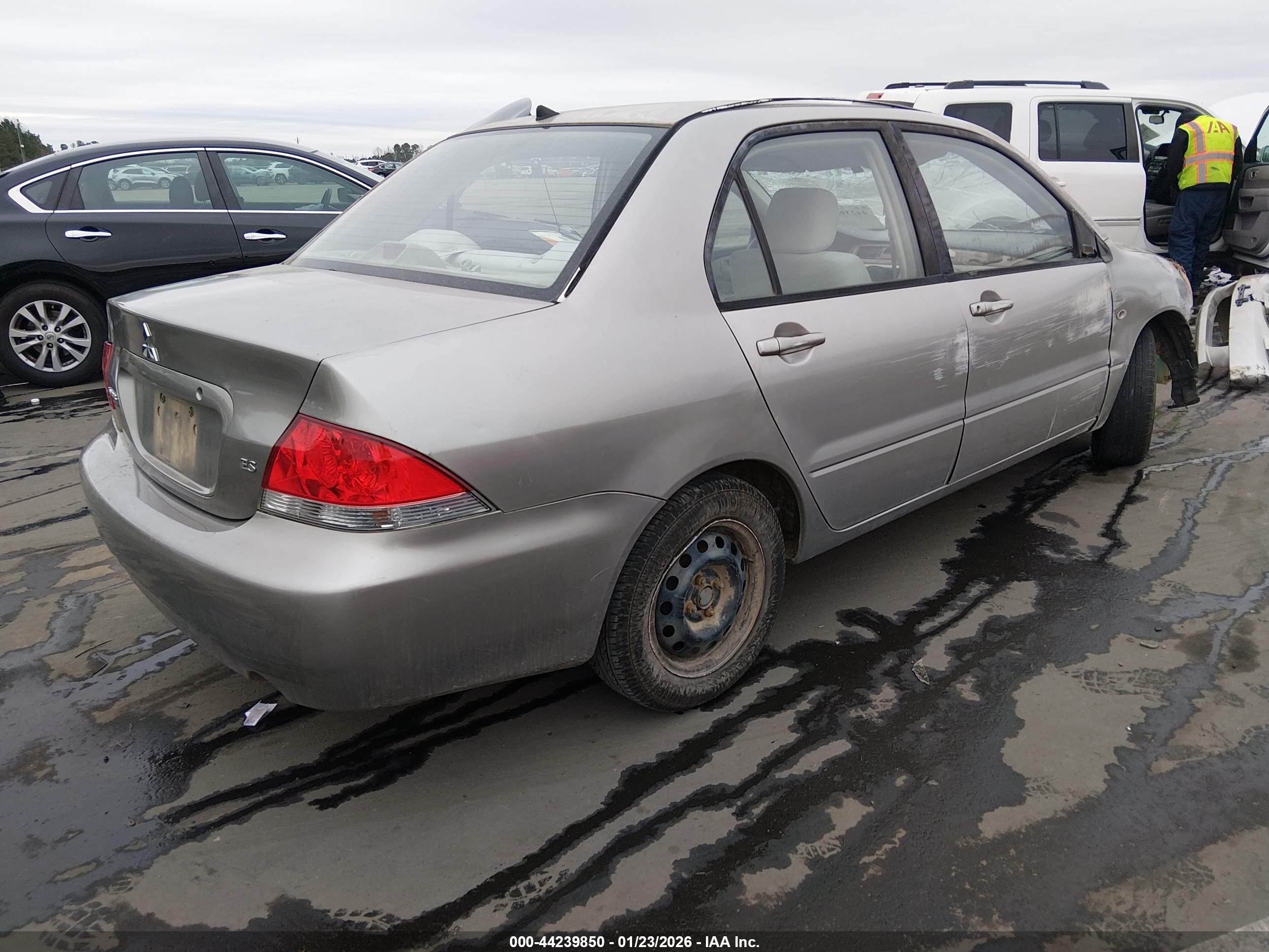 MITSUBISHI LANCER image 4