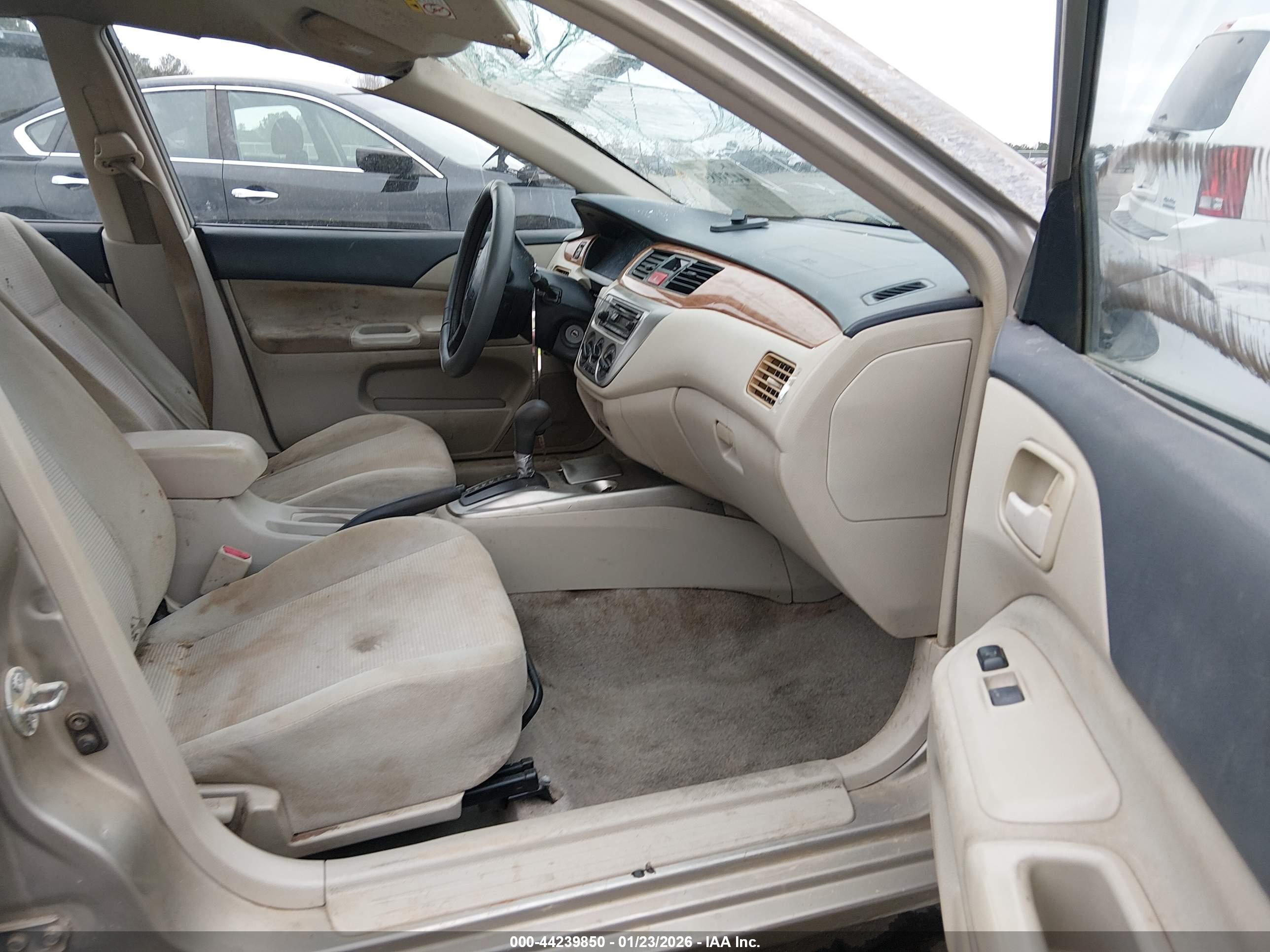 MITSUBISHI LANCER image 5