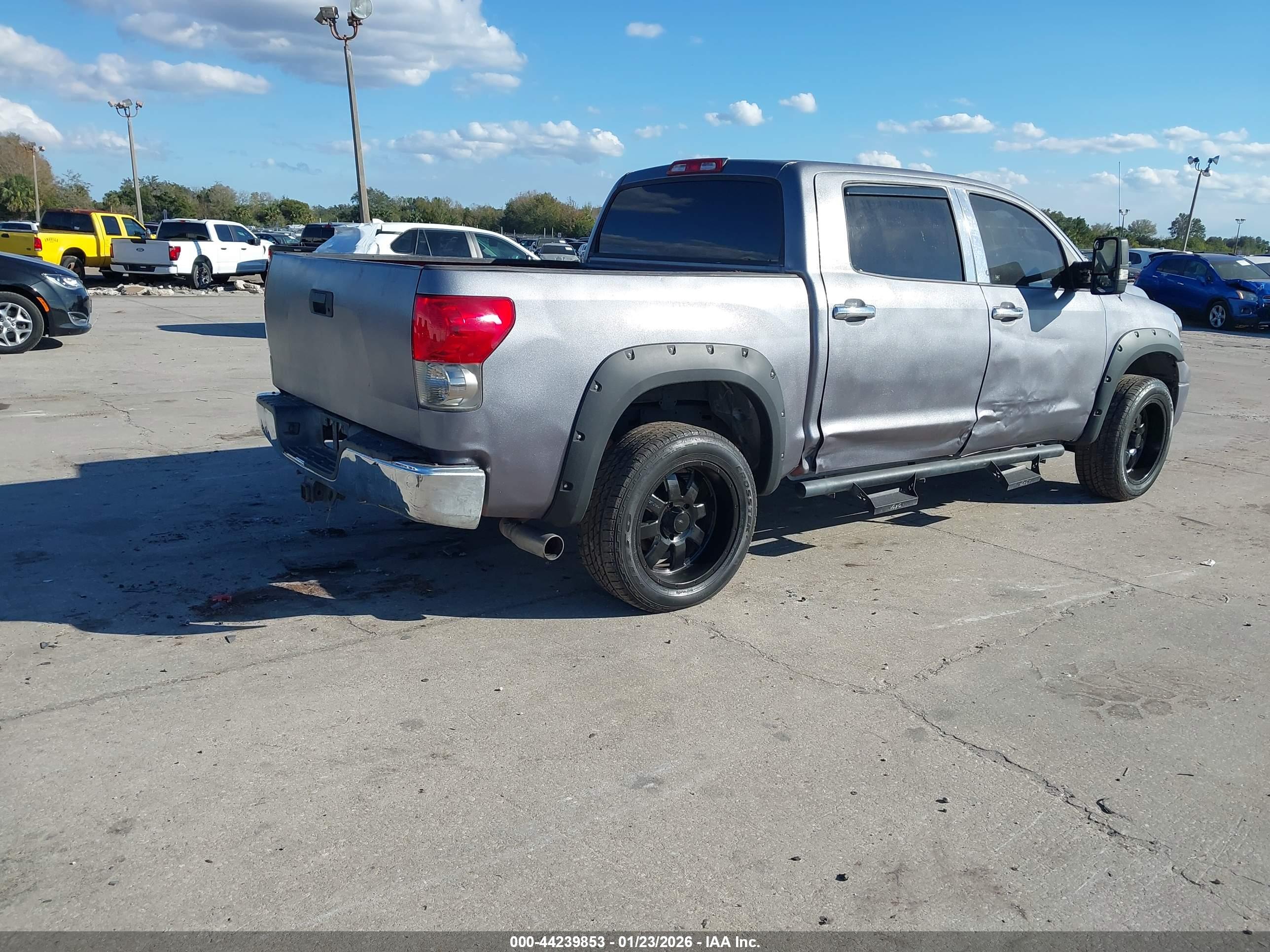 TOYOTA TUNDRA image 4