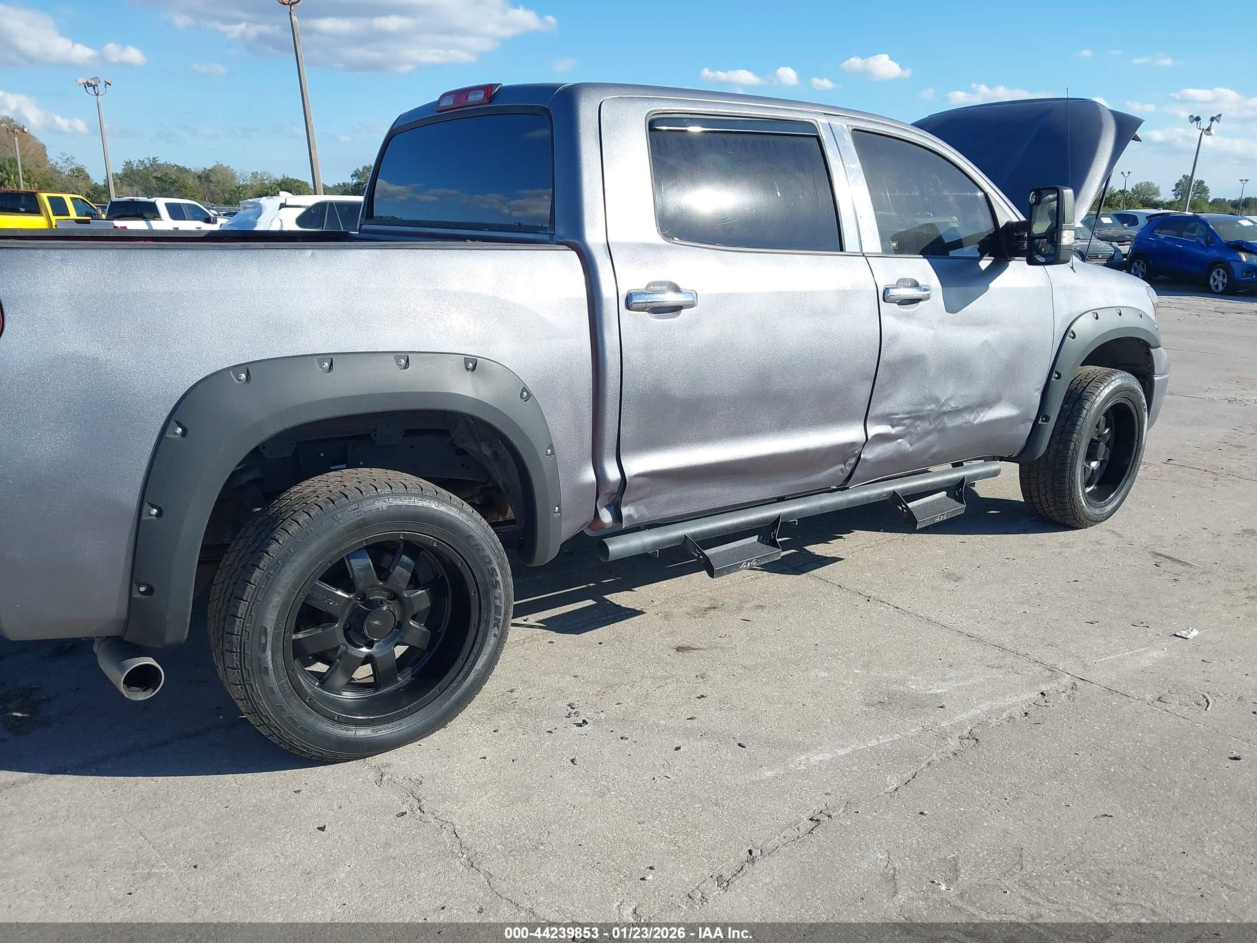 TOYOTA TUNDRA image 6