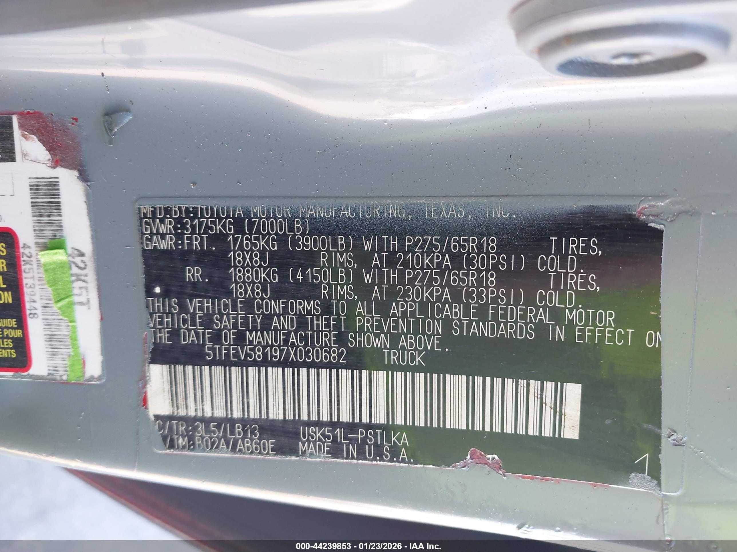 TOYOTA TUNDRA image 9