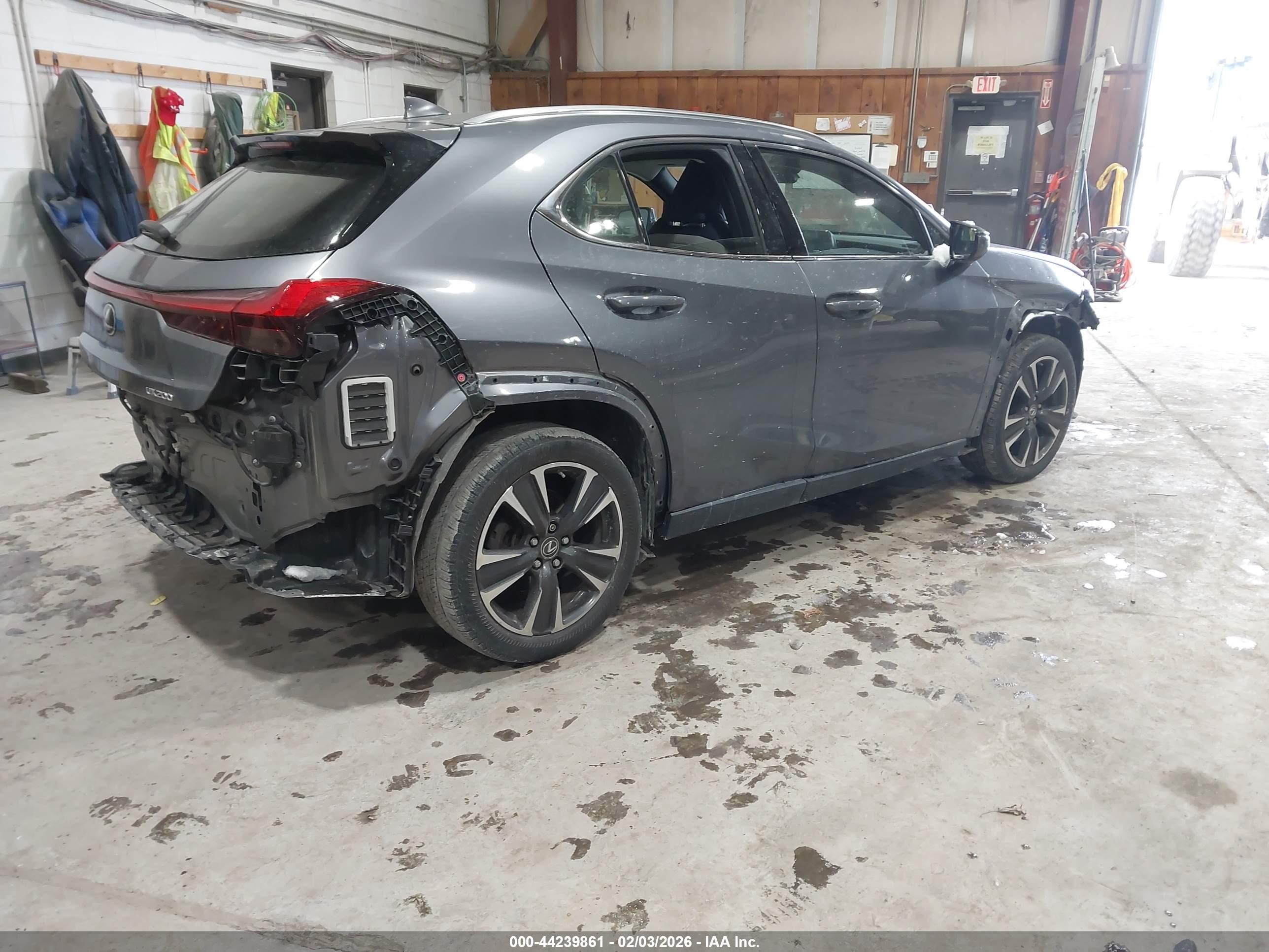 LEXUS UX image 4