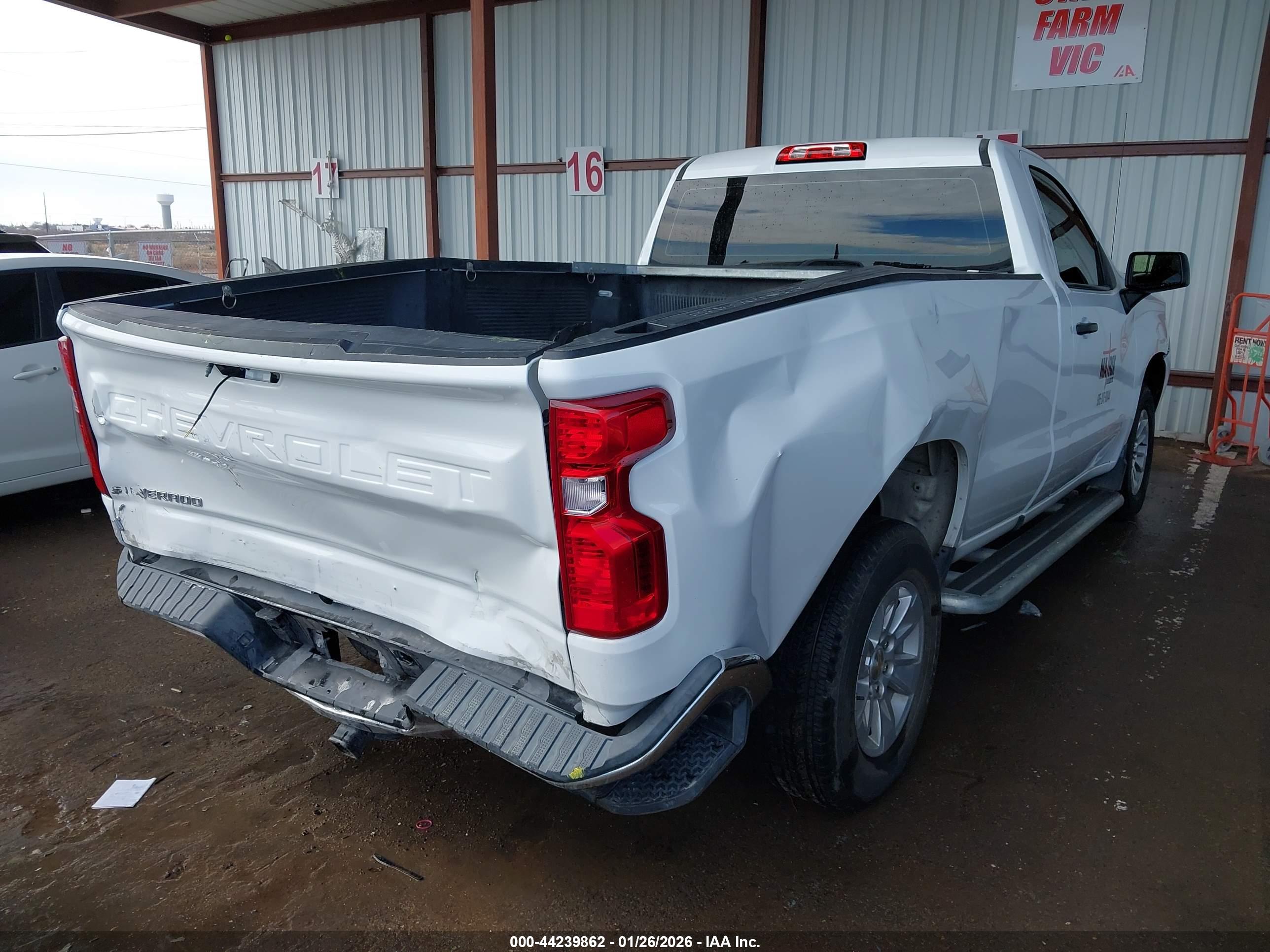 CHEVROLET SILVERADO image 4