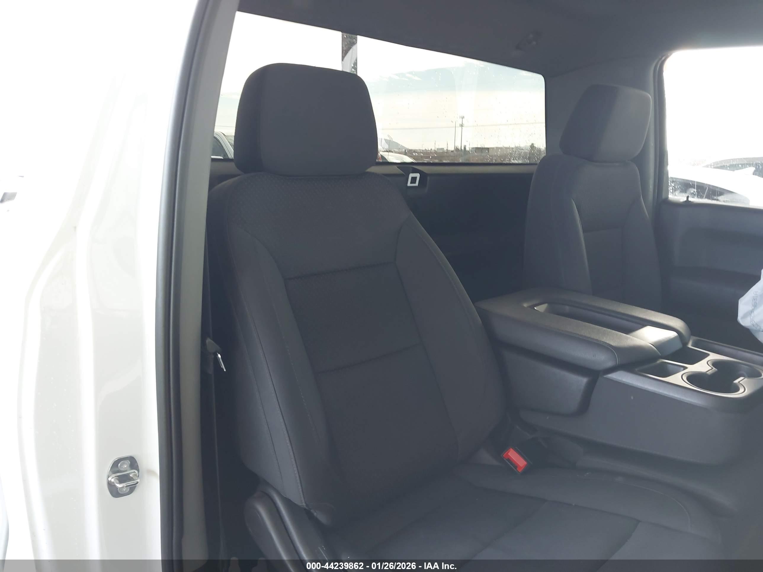 CHEVROLET SILVERADO image 8