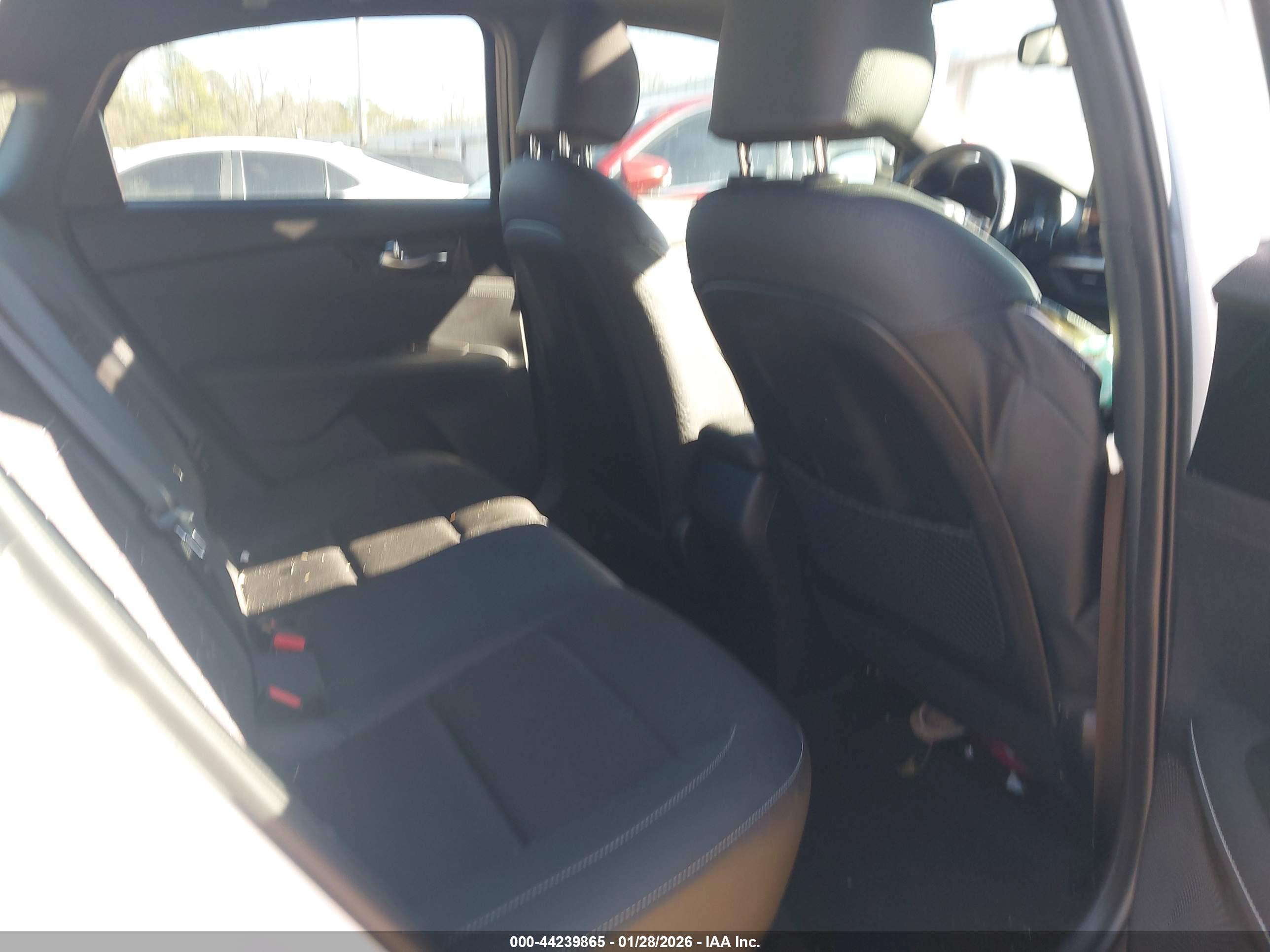 KIA FORTE image 8