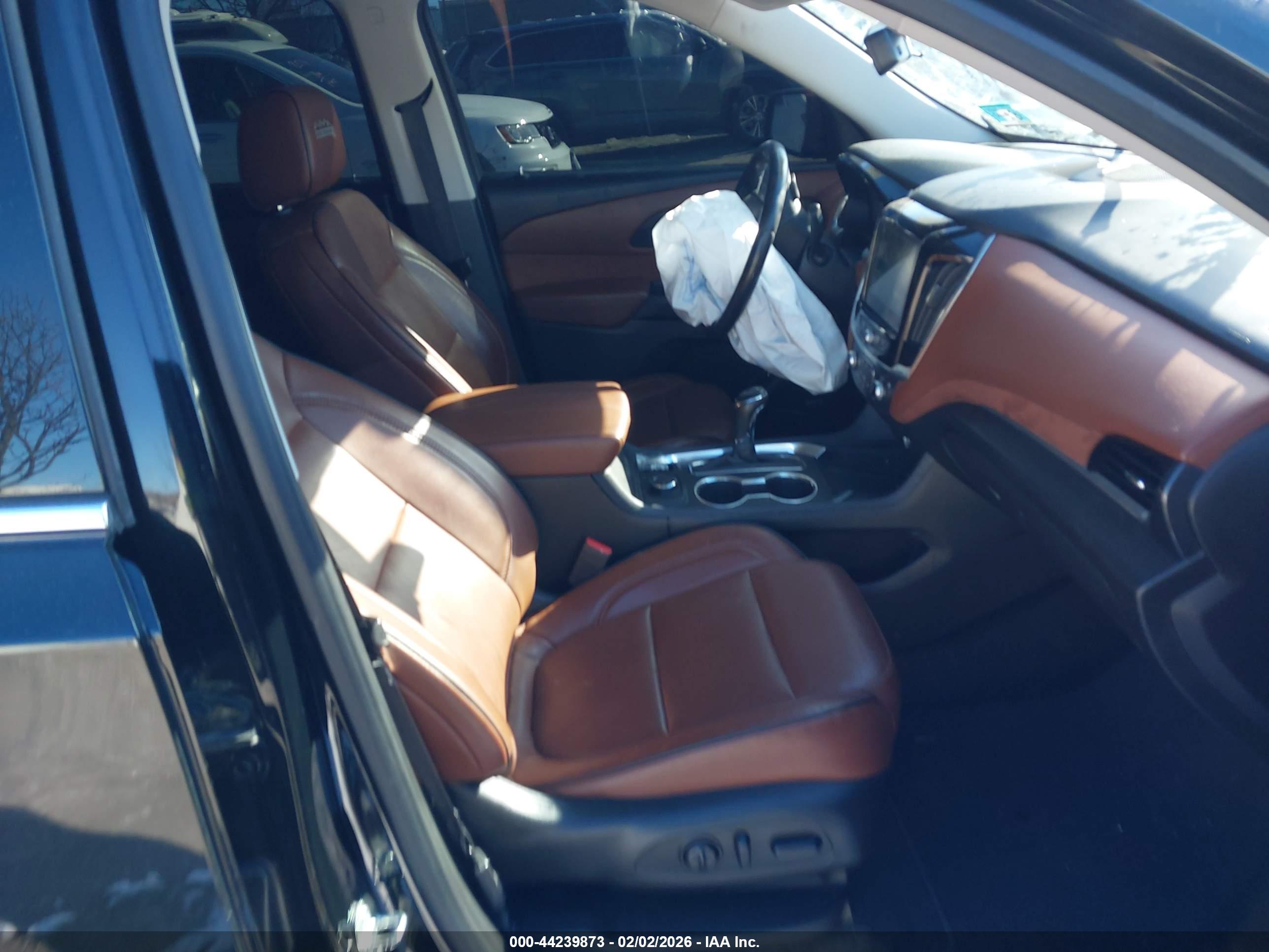 CHEVROLET TRAVERSE image 5