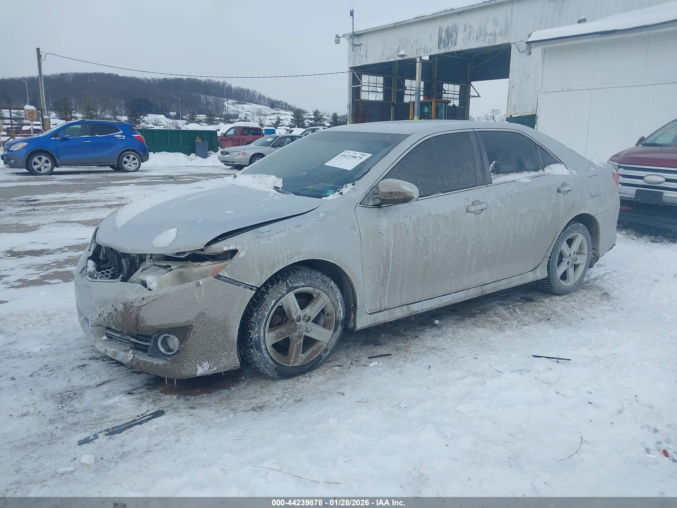 TOYOTA CAMRY image 2