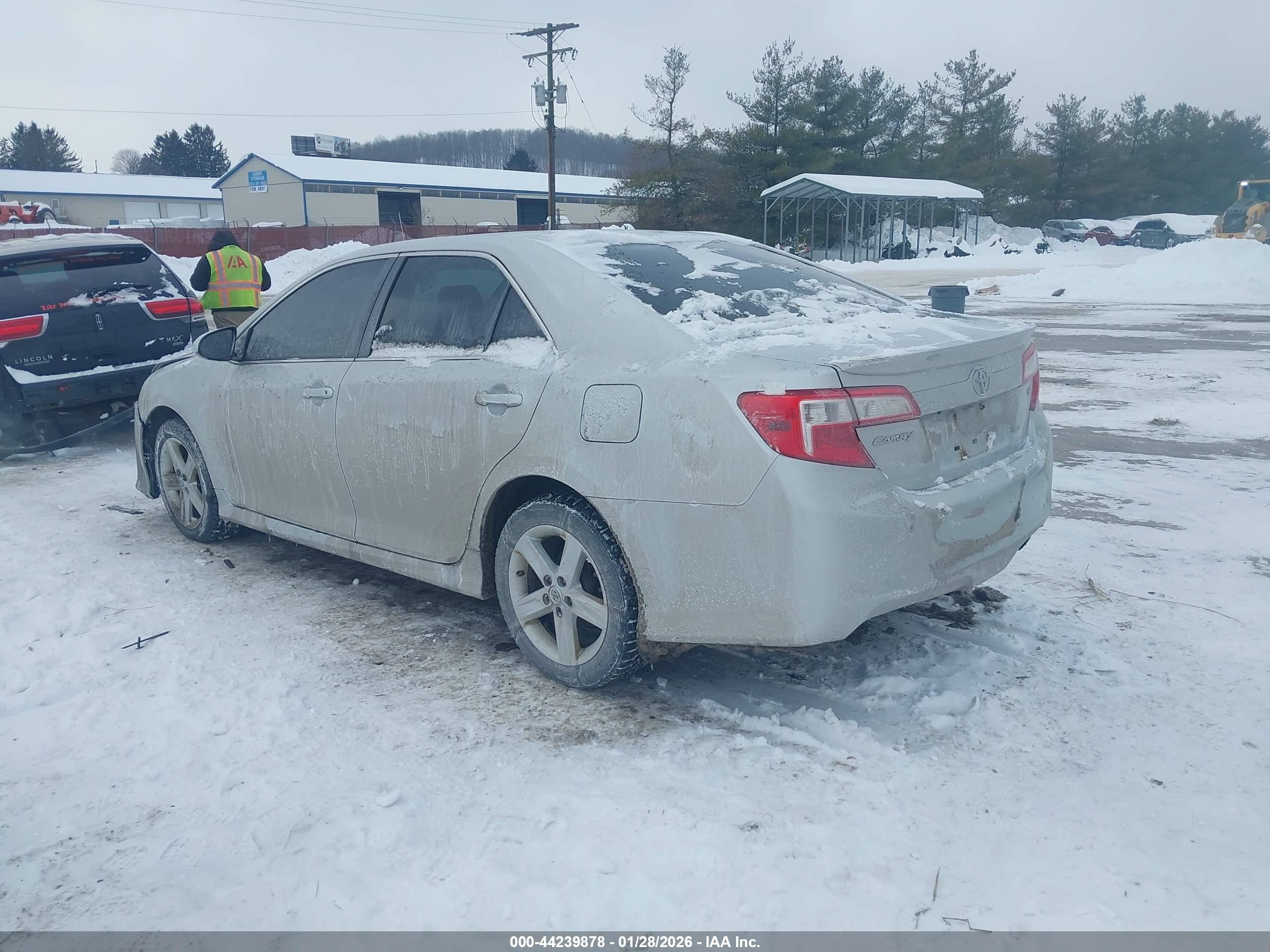 TOYOTA CAMRY image 3