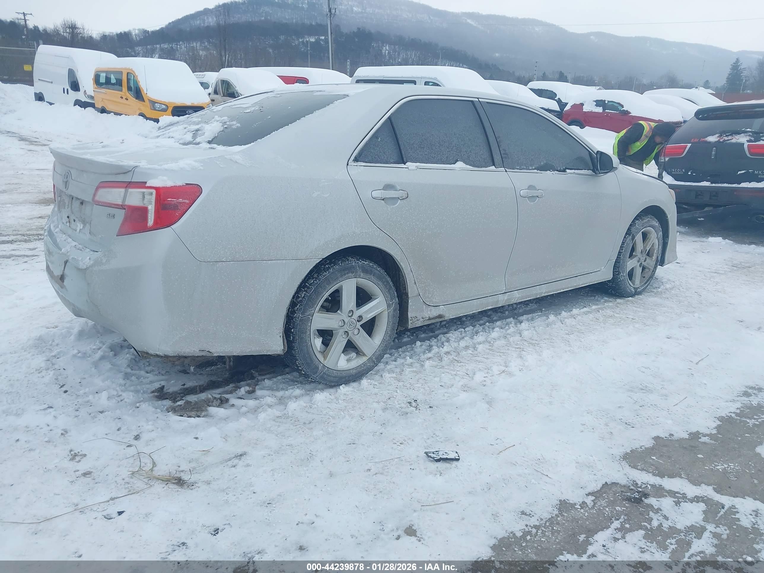 TOYOTA CAMRY image 4