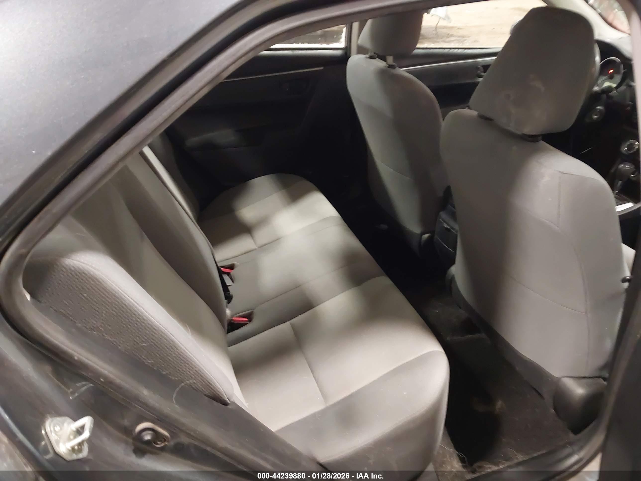 TOYOTA COROLLA image 8