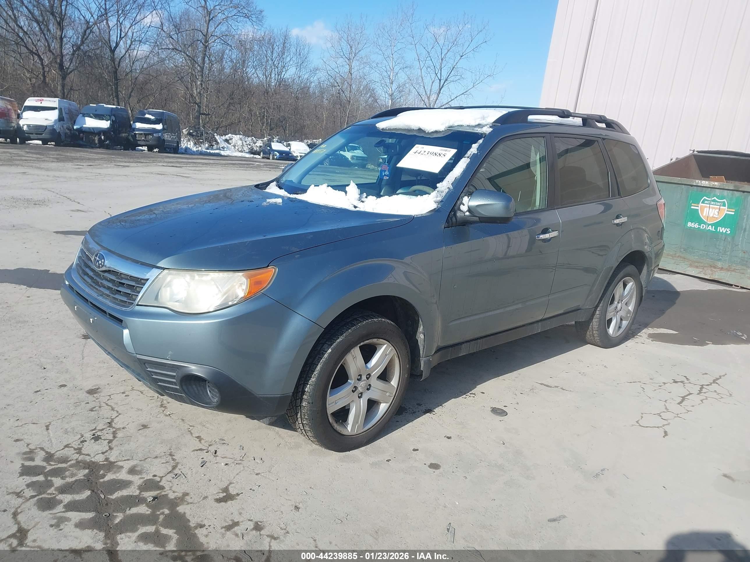 SUBARU FORESTER image 2