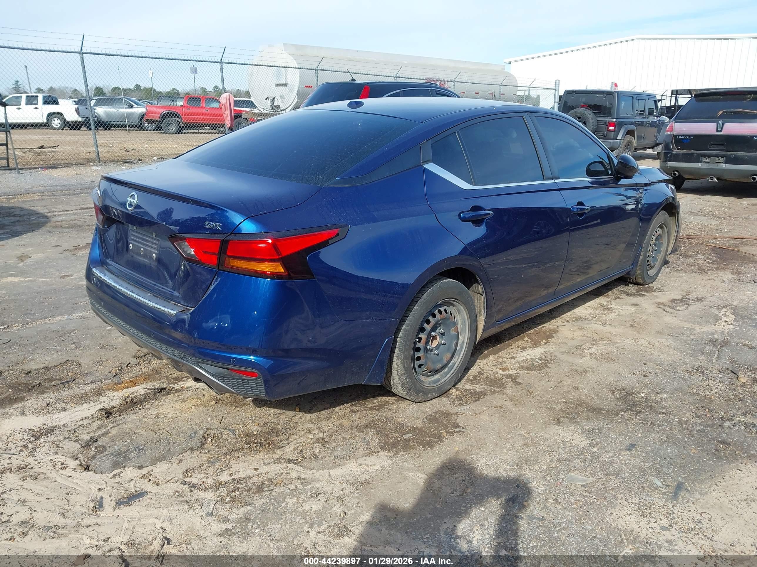 NISSAN ALTIMA image 4