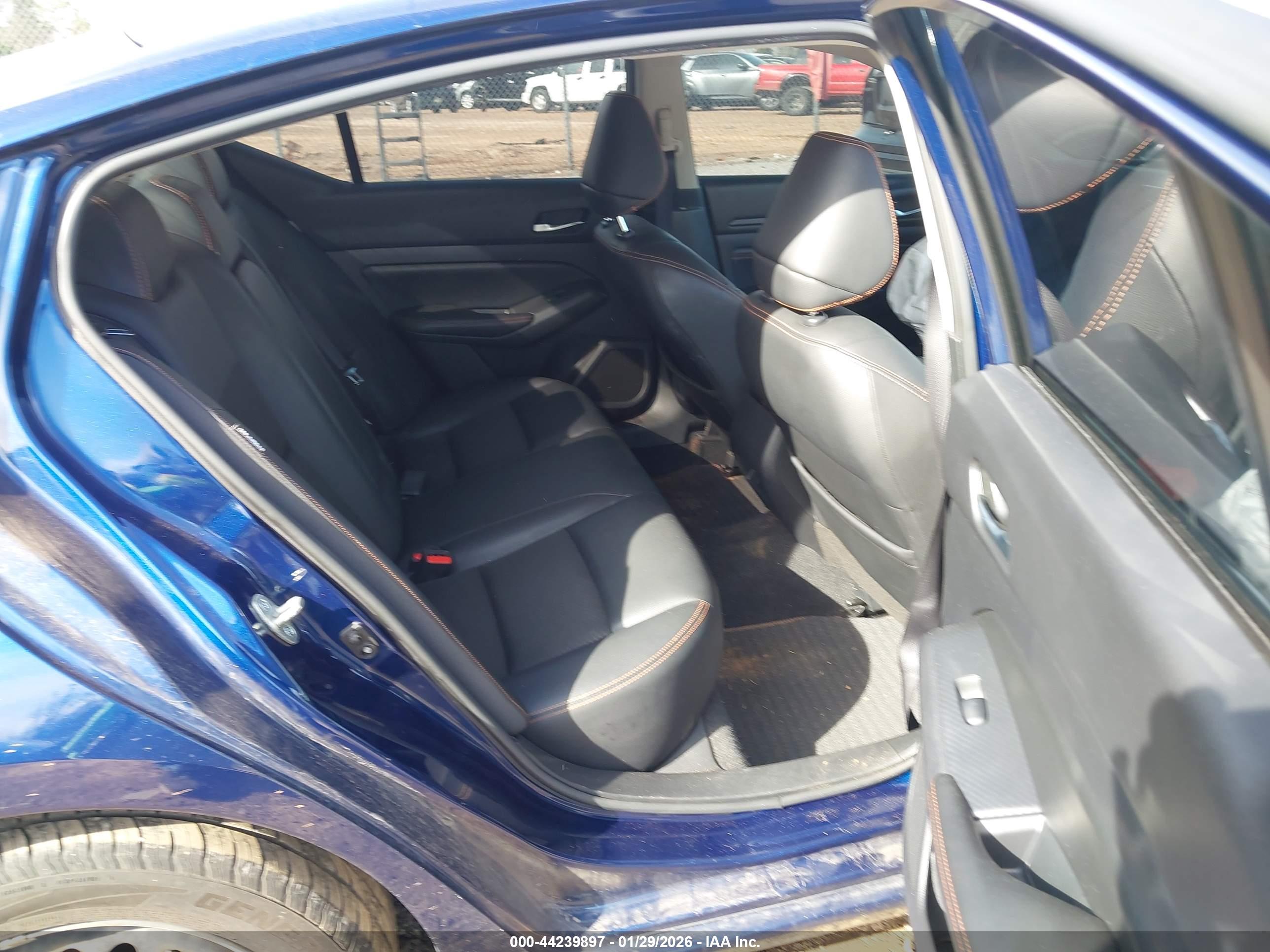 NISSAN ALTIMA image 8