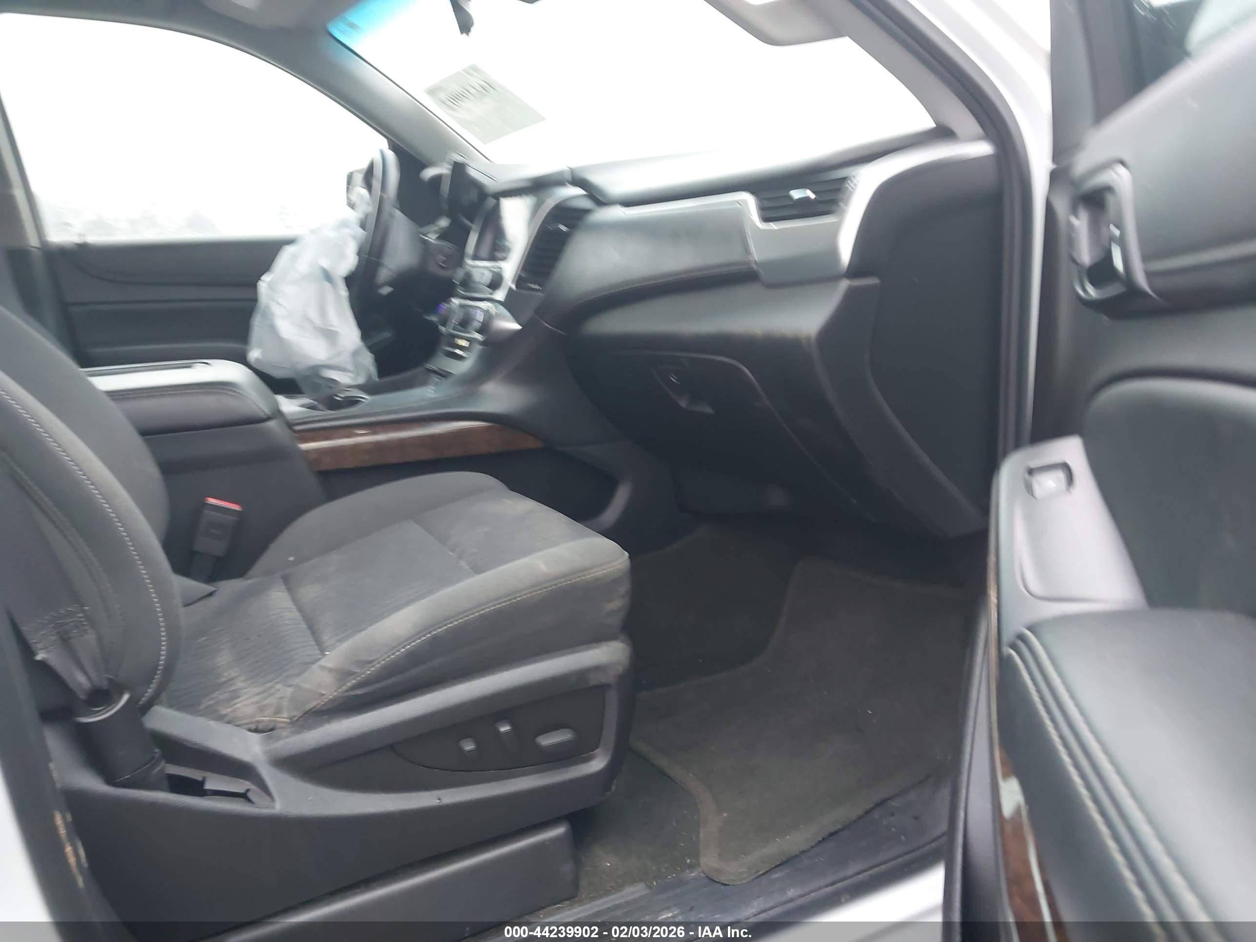 CHEVROLET TAHOE image 5