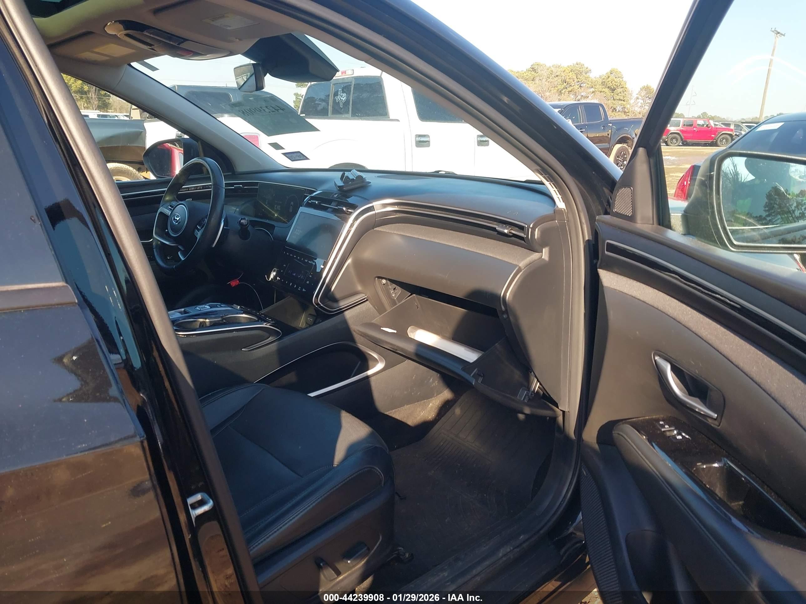 HYUNDAI TUCSON image 5