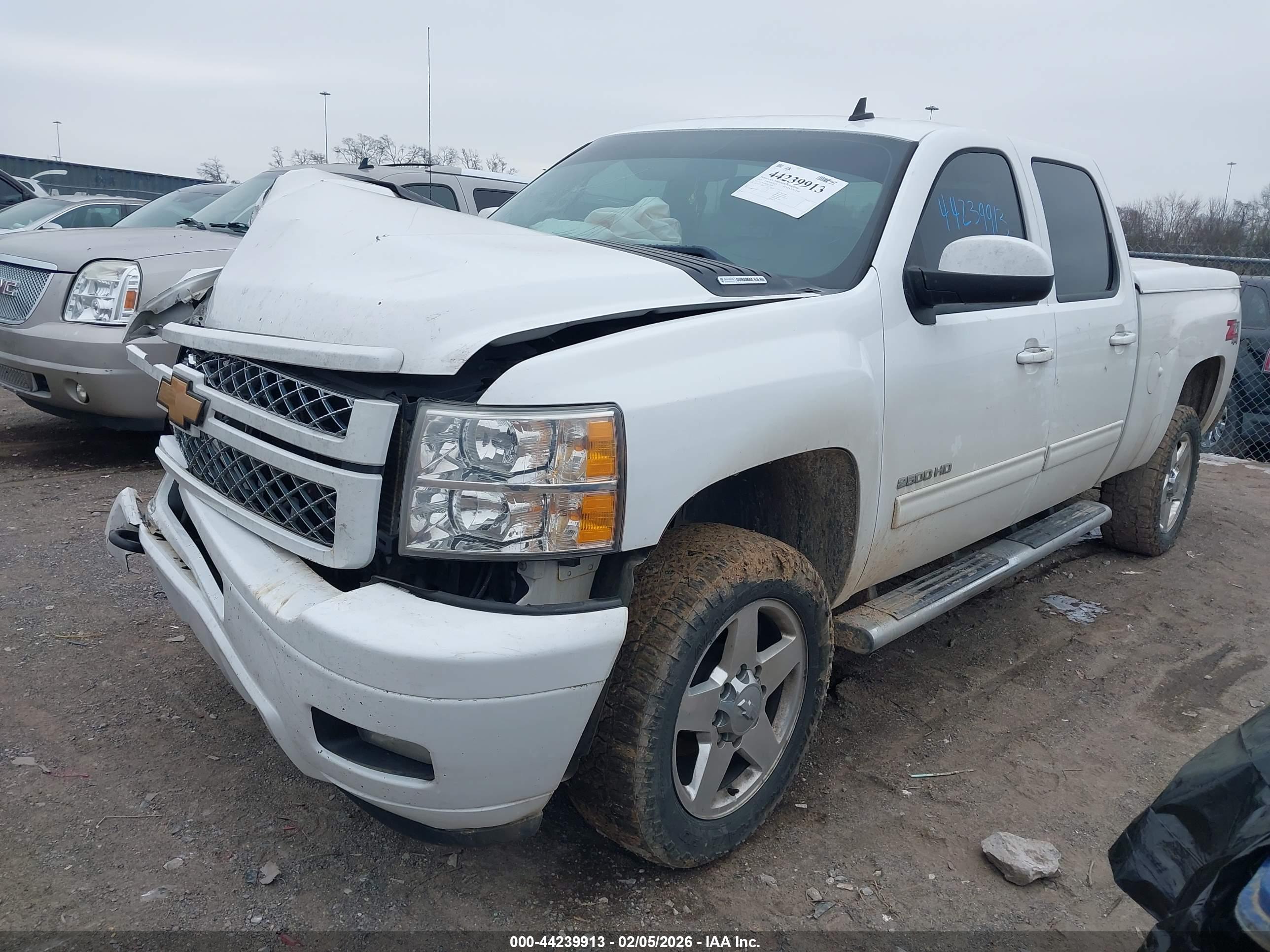 CHEVROLET SILVERADO image 2
