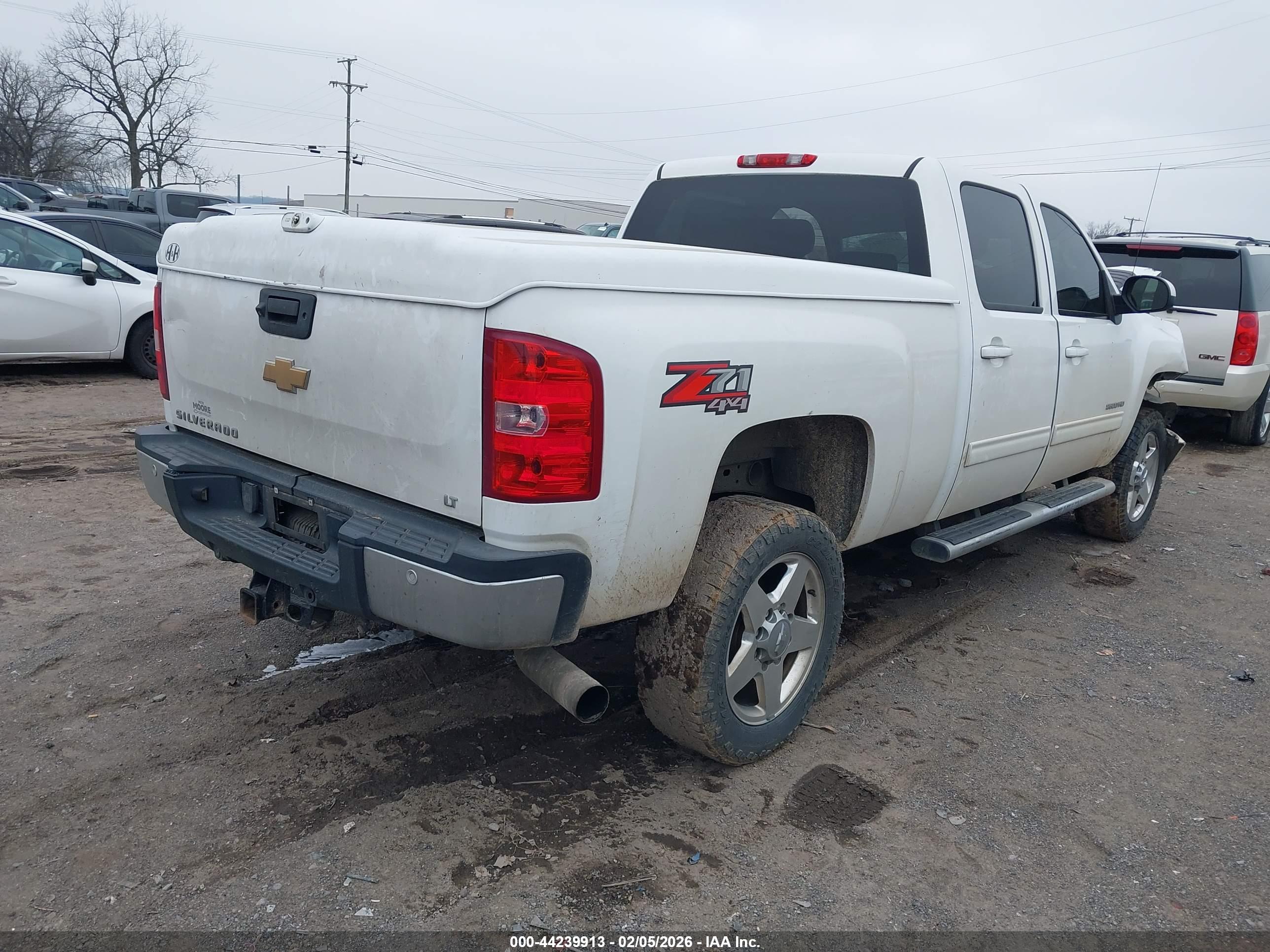 CHEVROLET SILVERADO image 4