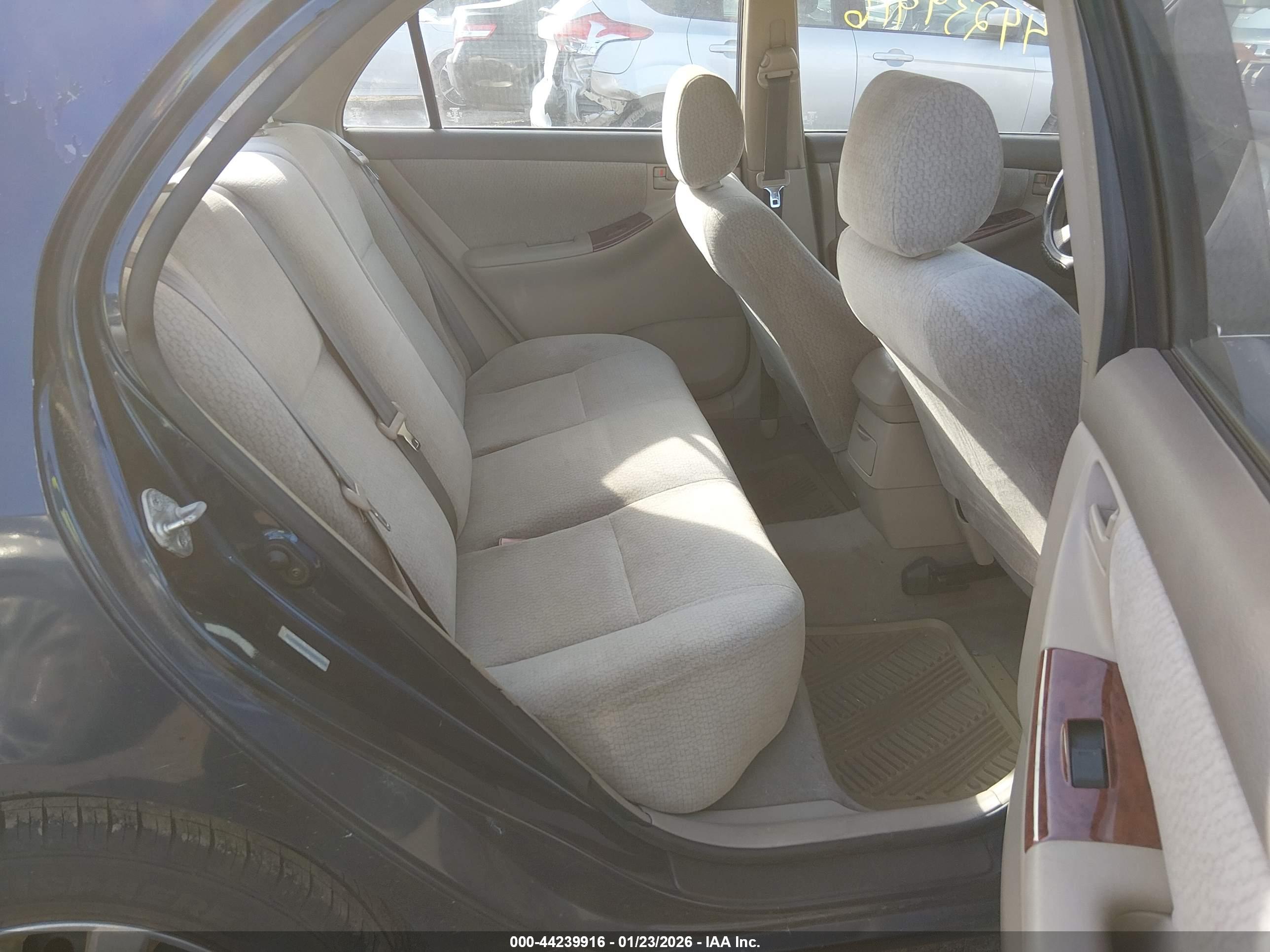 TOYOTA COROLLA image 8