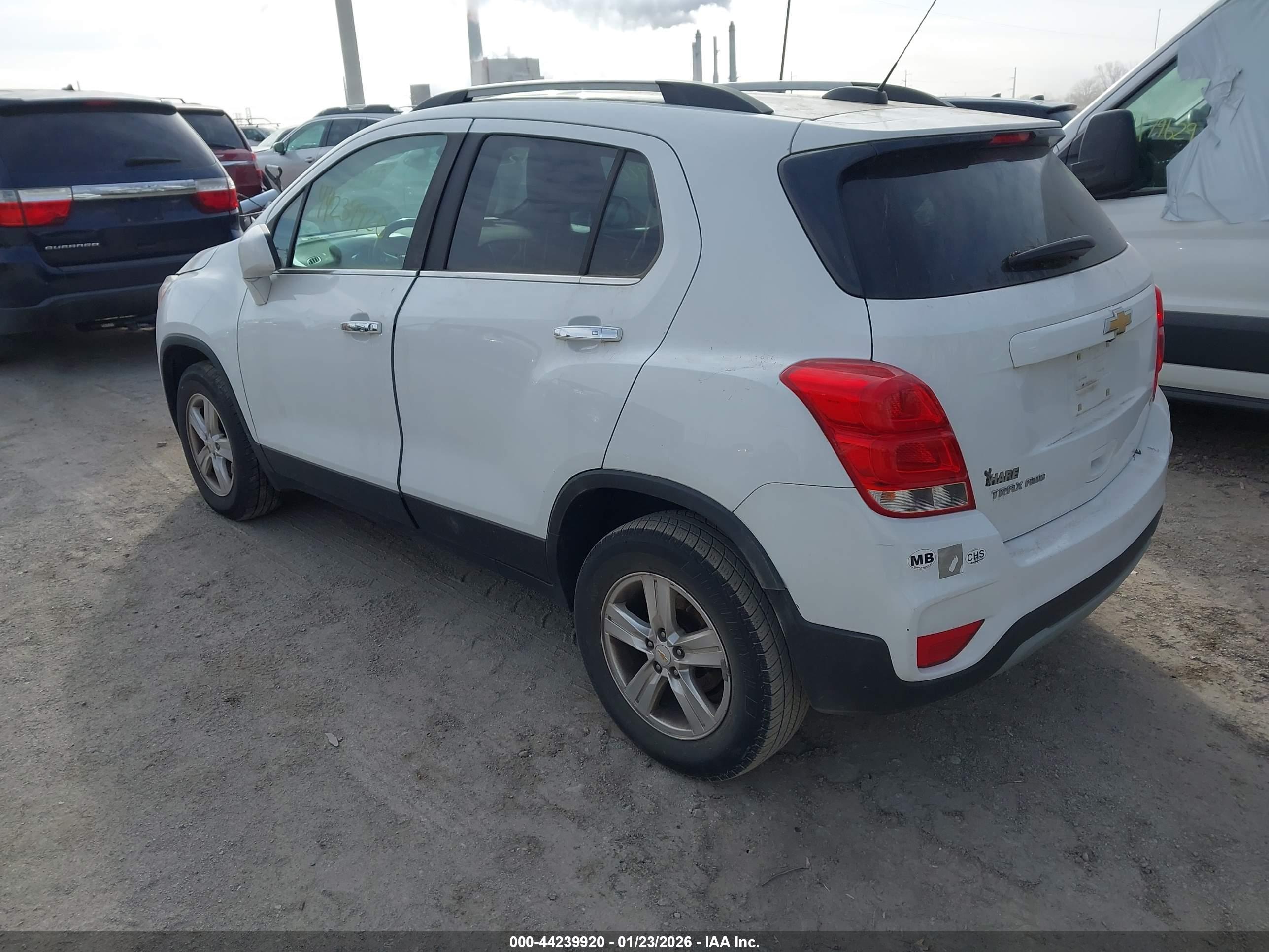 CHEVROLET TRAX image 3