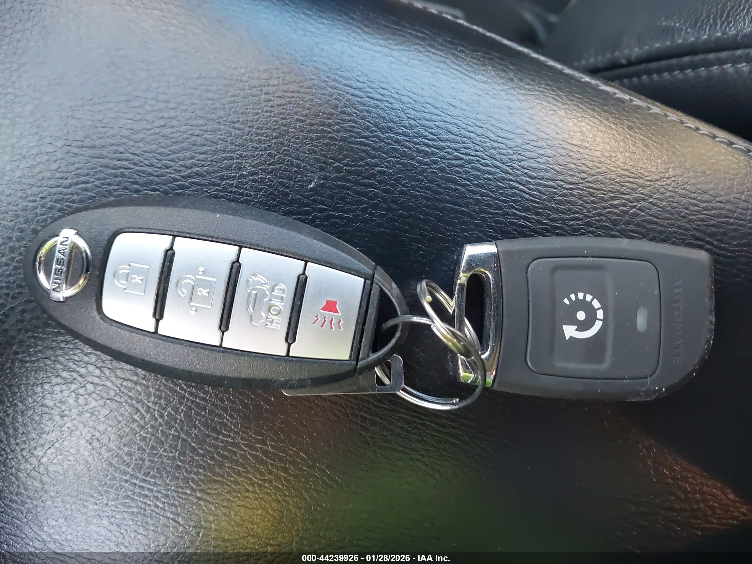 NISSAN ROGUE image 11