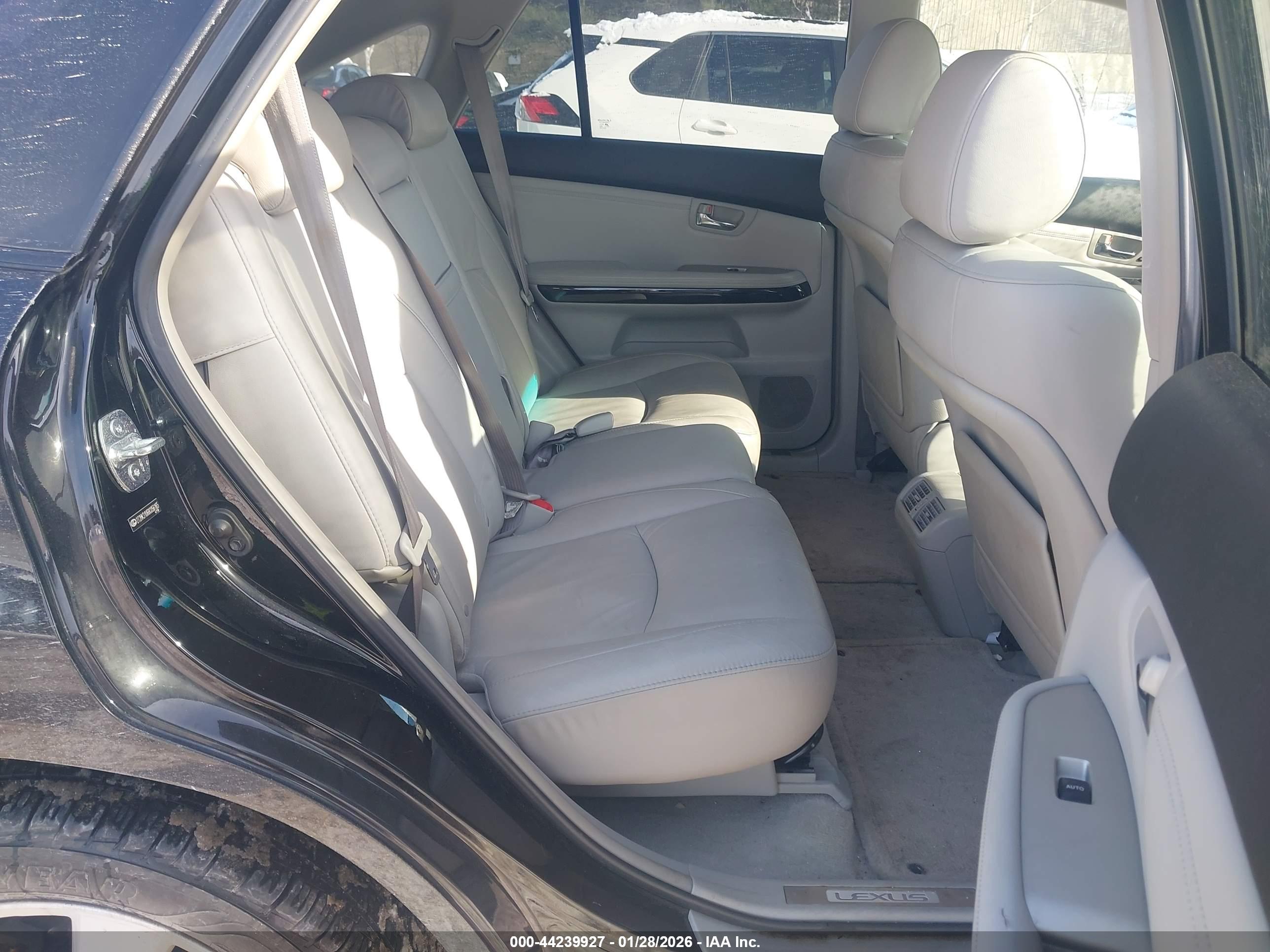 LEXUS RX image 8