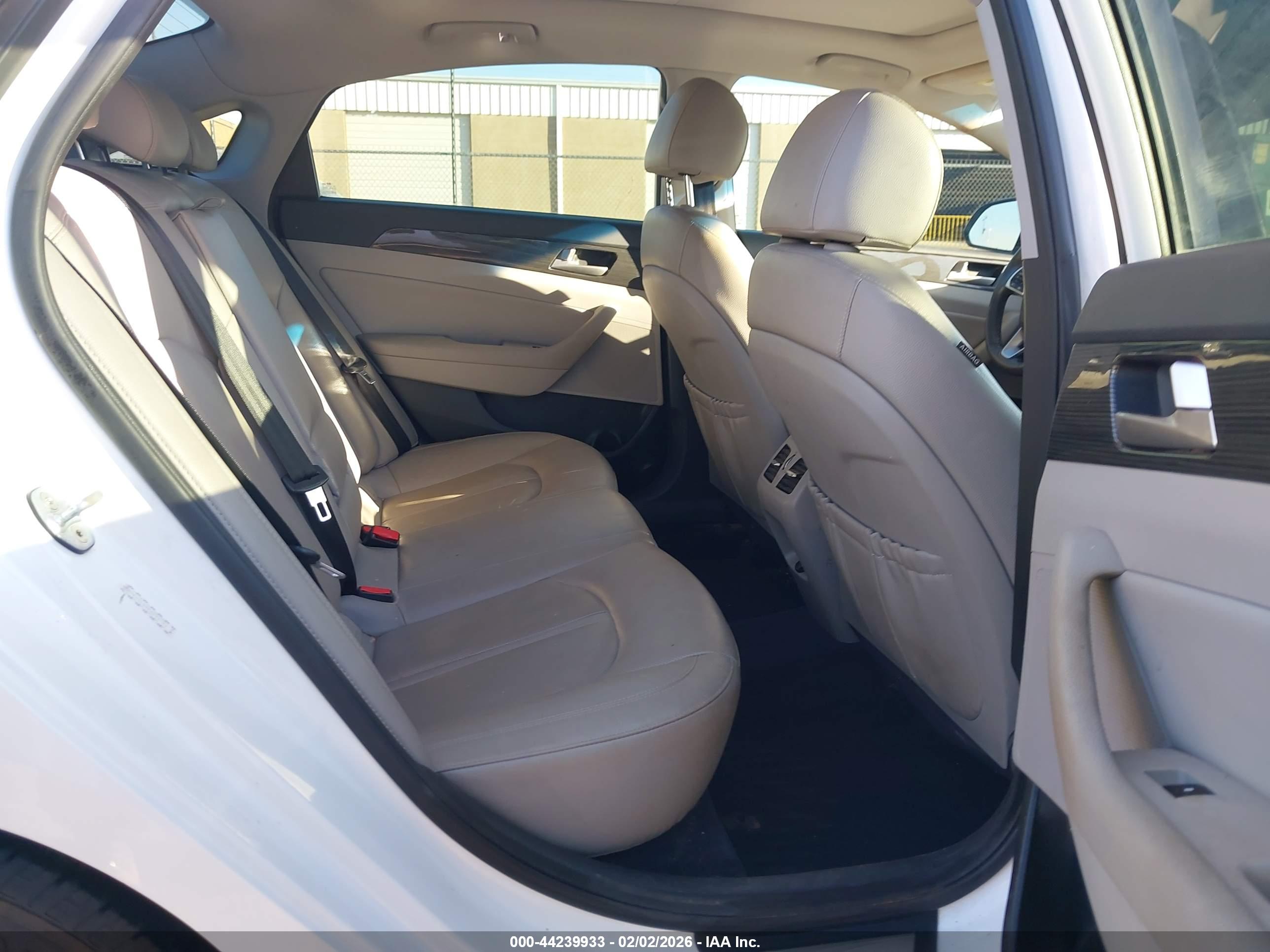 HYUNDAI SONATA image 8