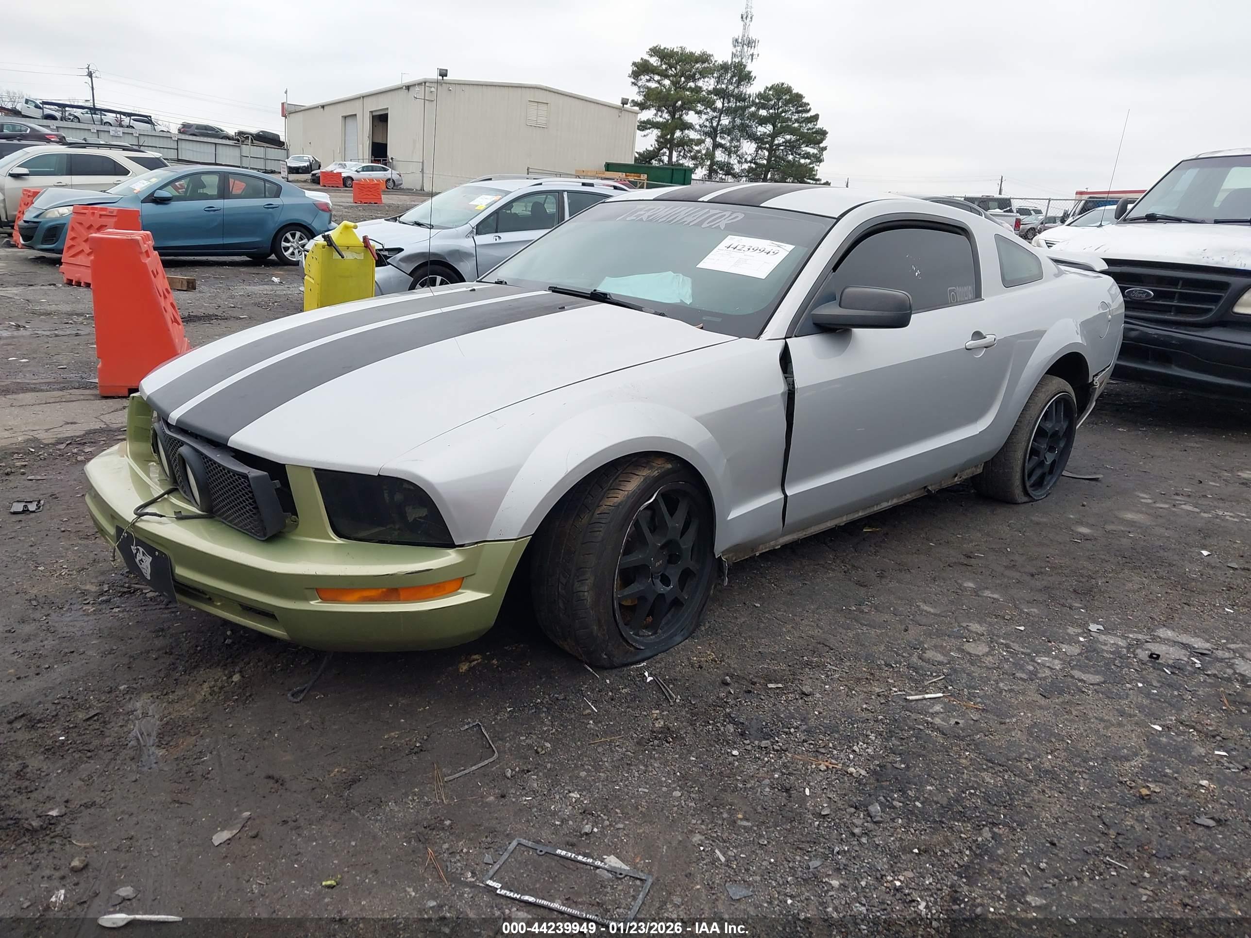 FORD MUSTANG image 2