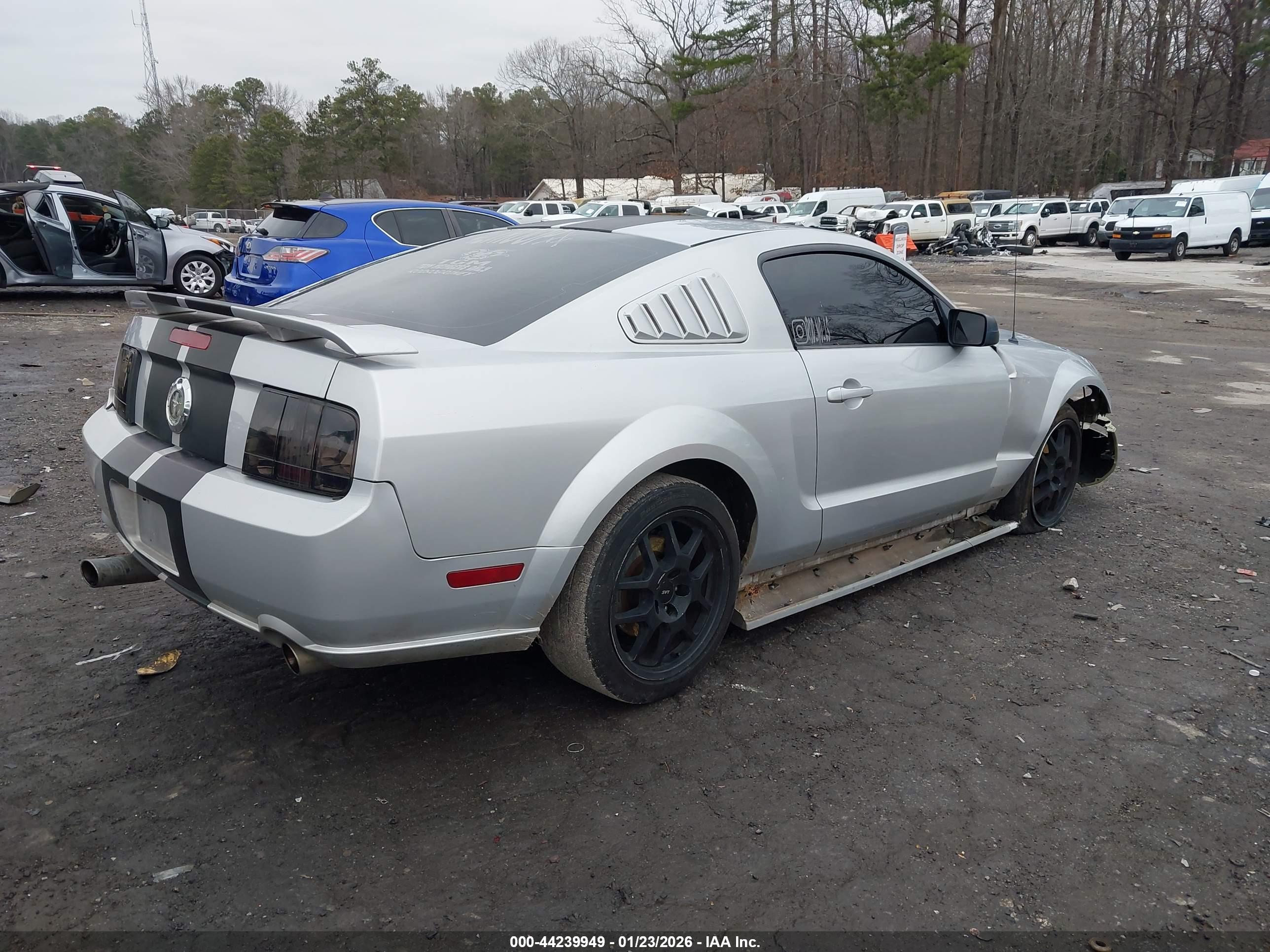 FORD MUSTANG image 4