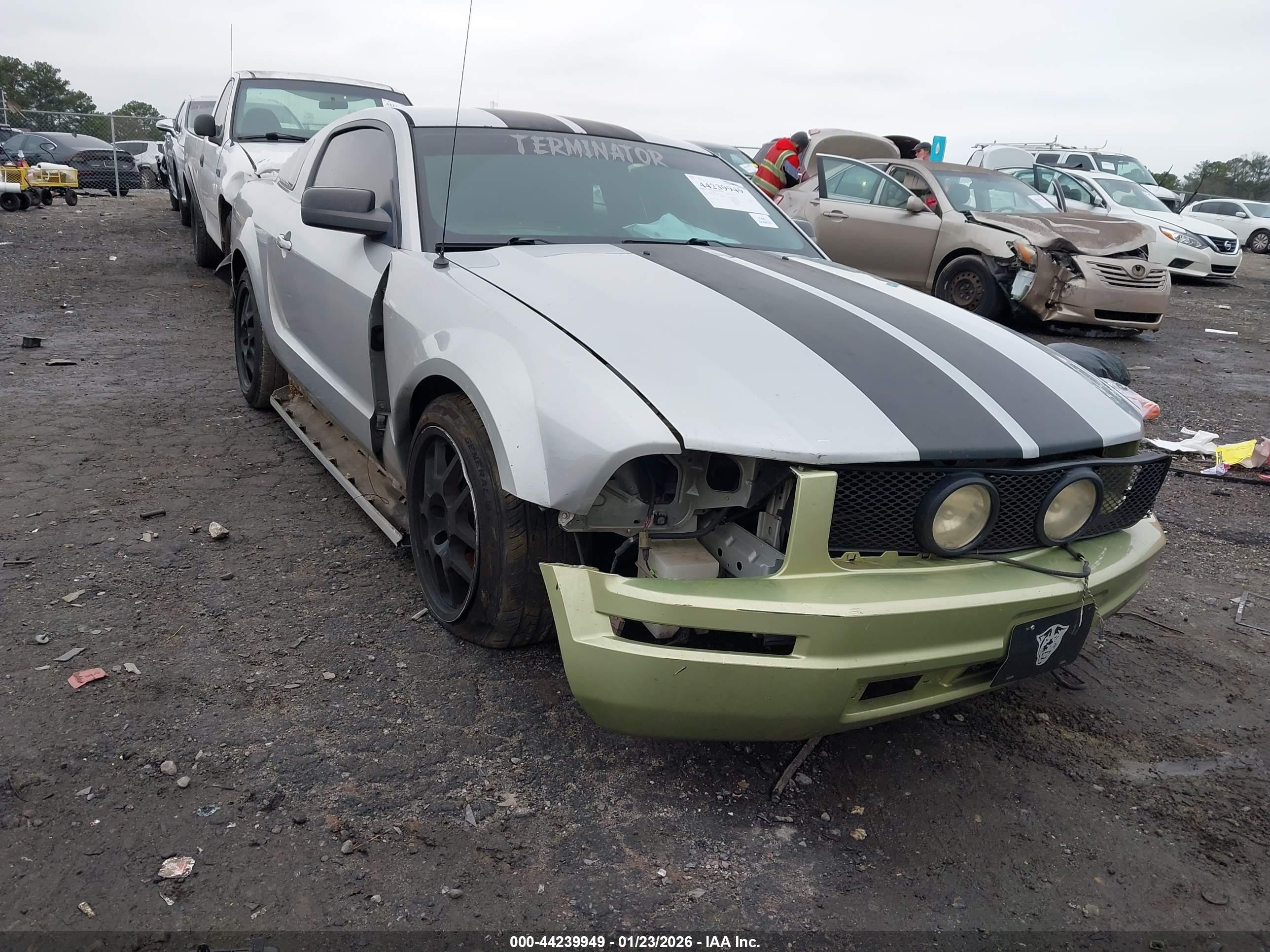 FORD MUSTANG image 6