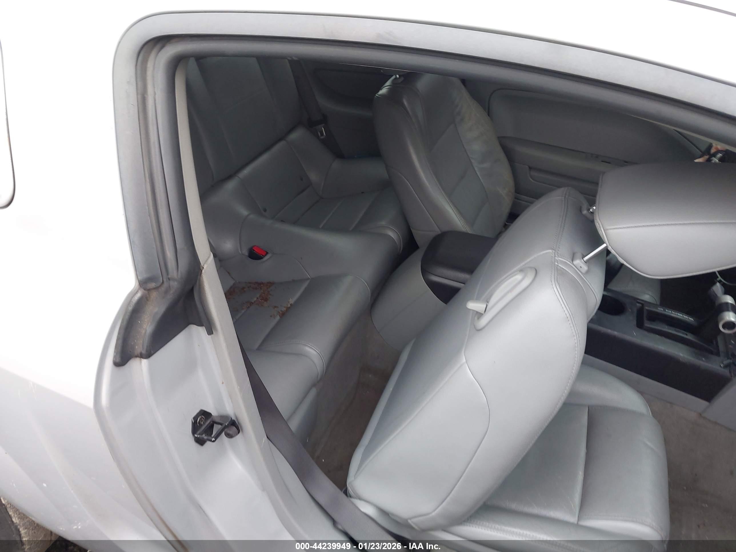 FORD MUSTANG image 8