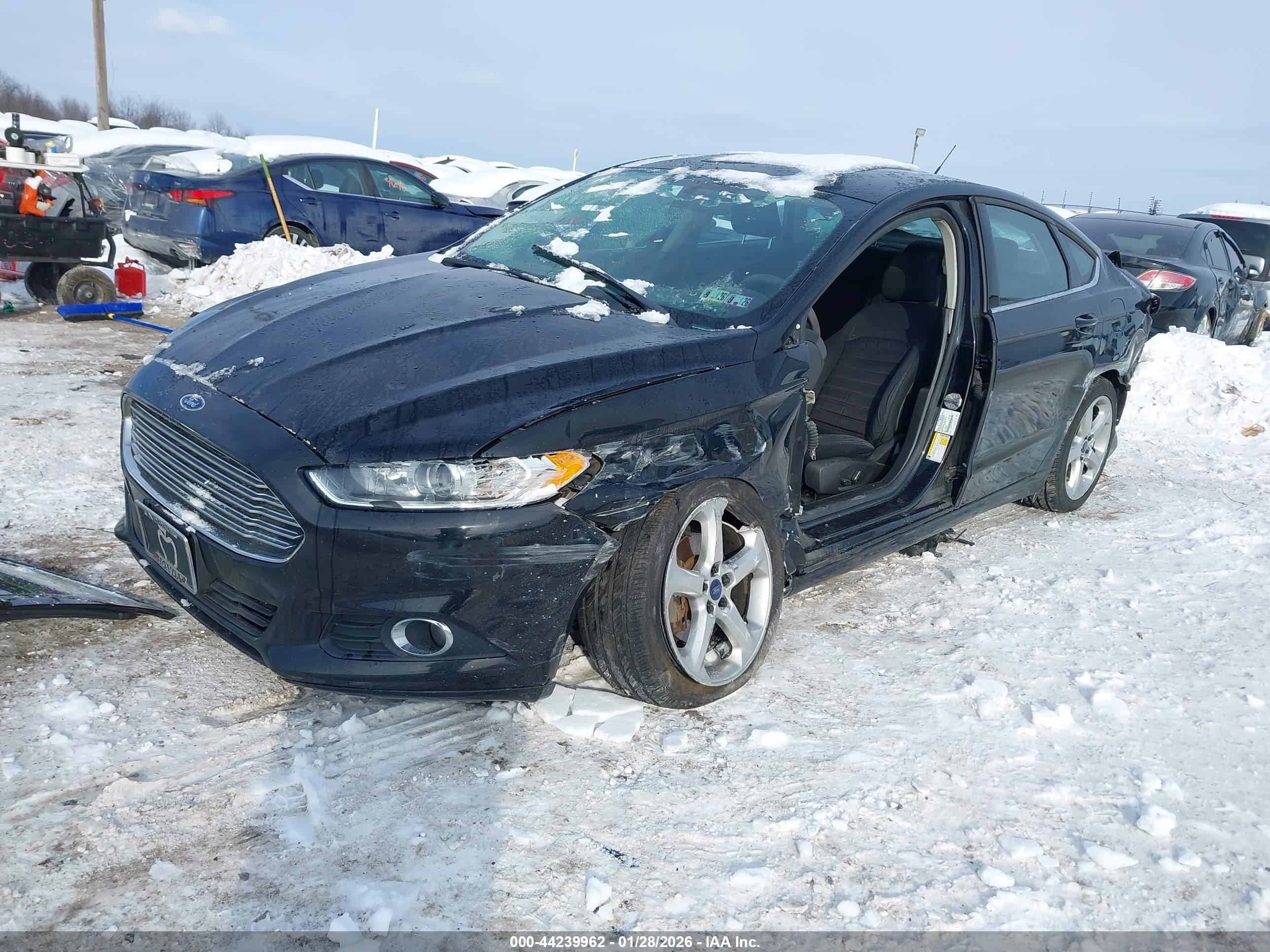 FORD FUSION image 2