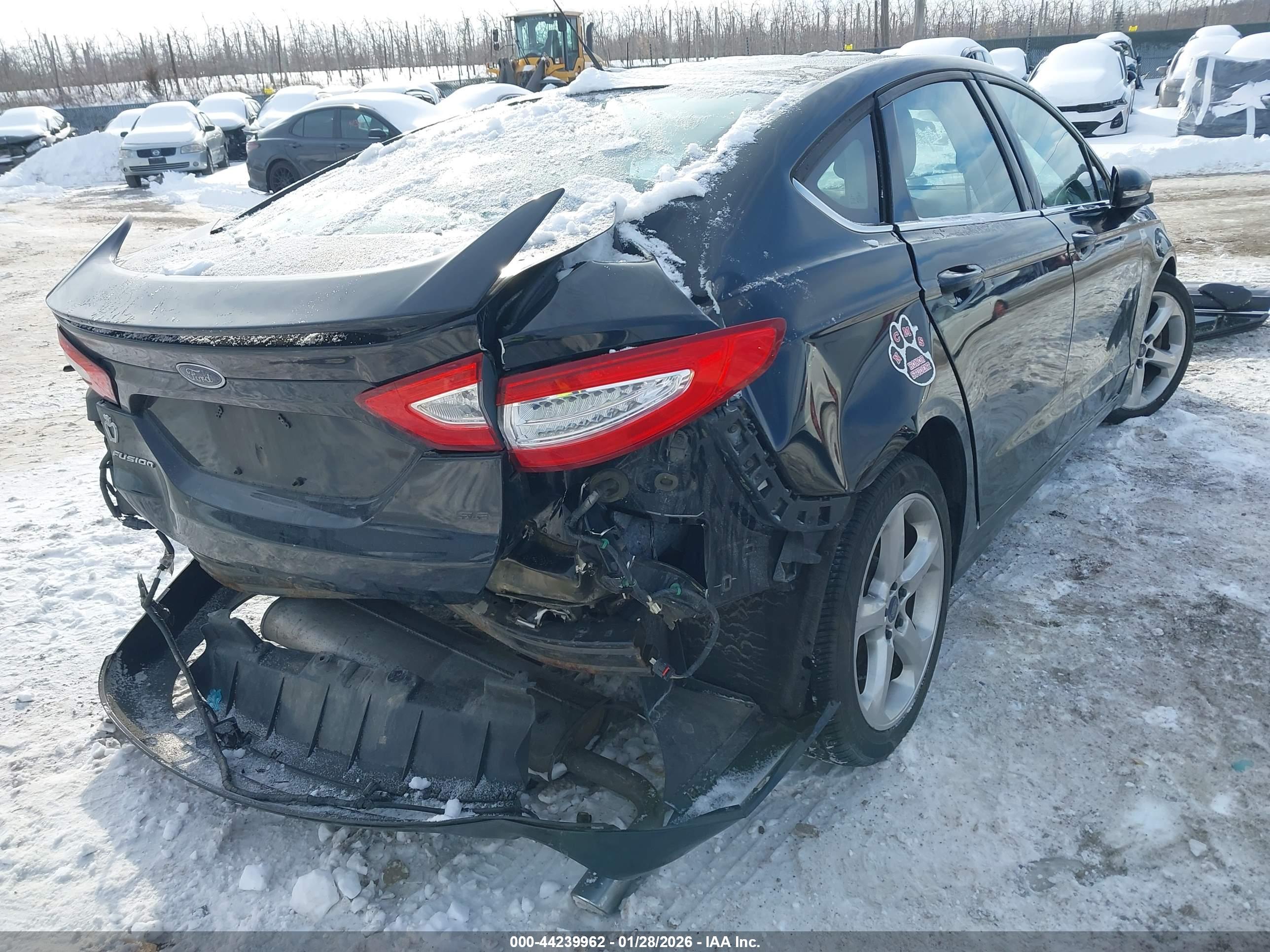 FORD FUSION image 4