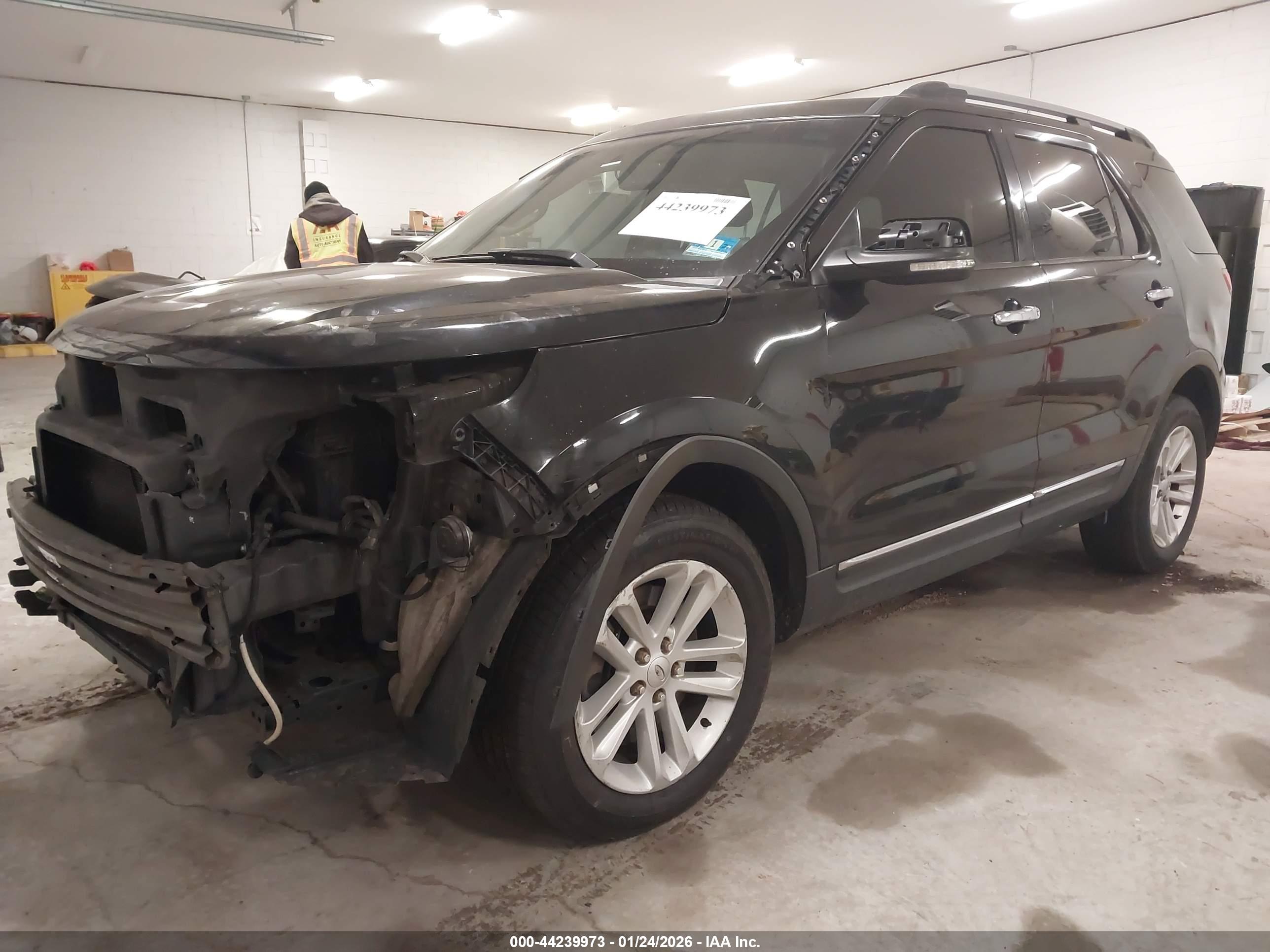 FORD EXPLORER image 2